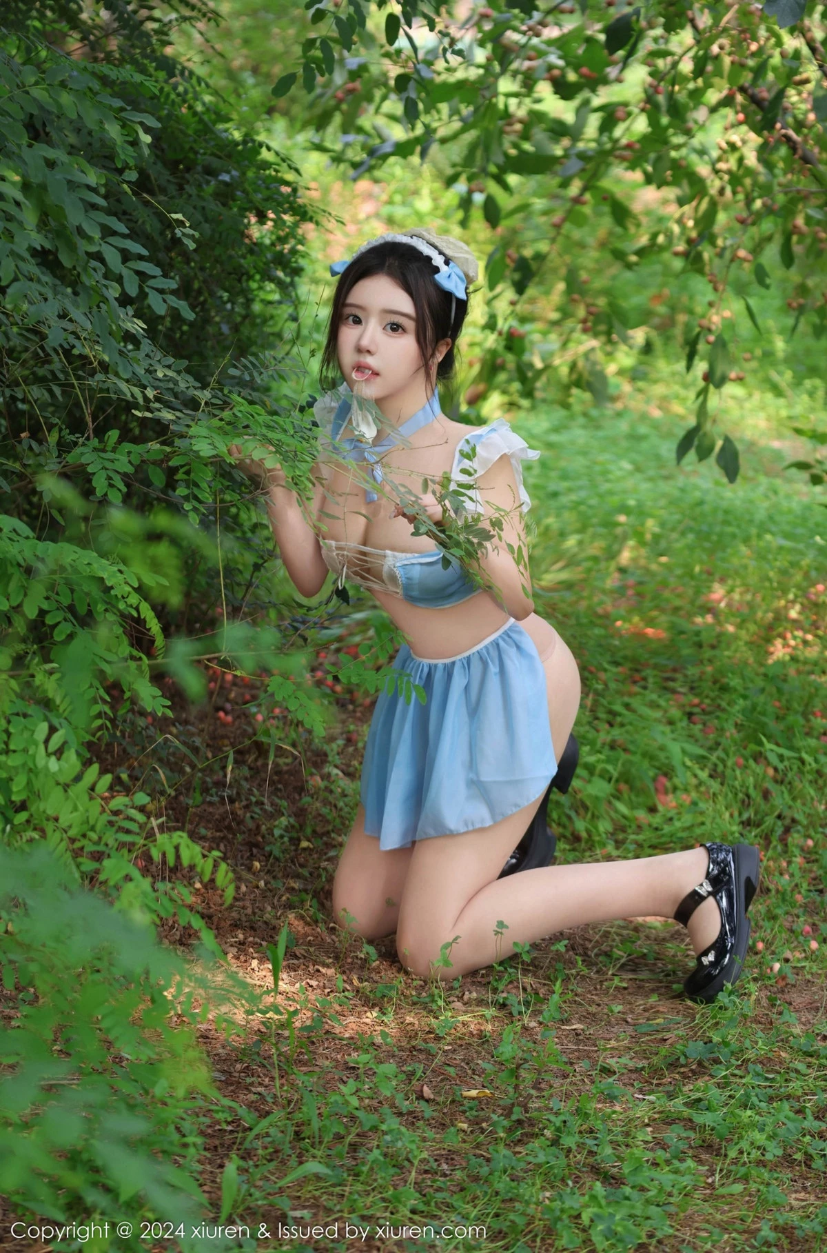 [[XiuRen秀人网]秀人网]No.9164_模特小薯条nienie户外性感女仆装配超薄肉丝秀惹火身材诱惑写真87P
