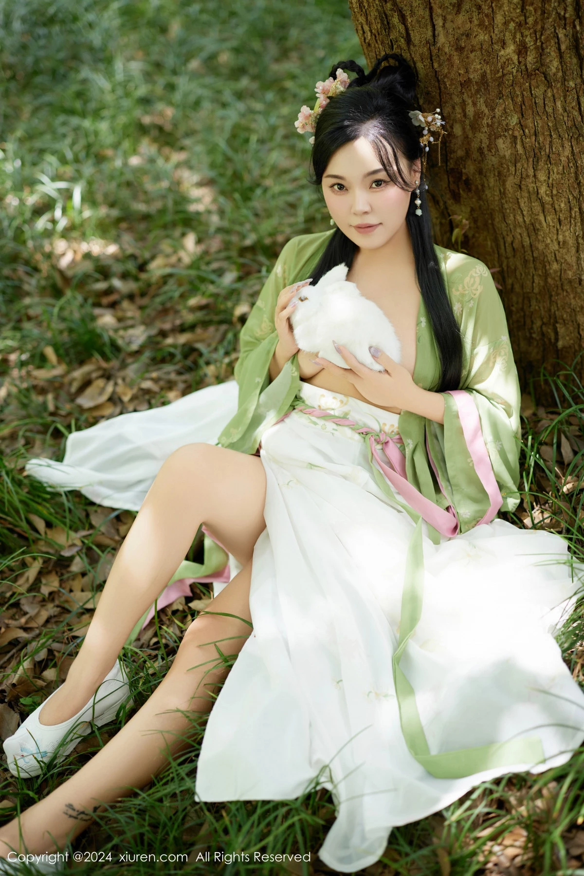 [[XiuRen秀人网]秀人网]No.9162_模特麦田中秋汉服主题户外性感薄纱服饰秀曼妙身姿诱惑写真73P