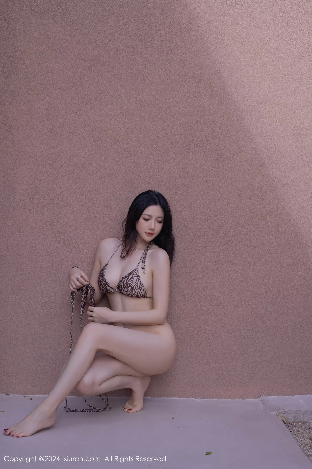 [[XiuRen秀人网]秀人网]No.9166_模特鱼子酱Fish性感内衣配超短牛仔裤露白丝袜秀完美身材诱惑写真80P