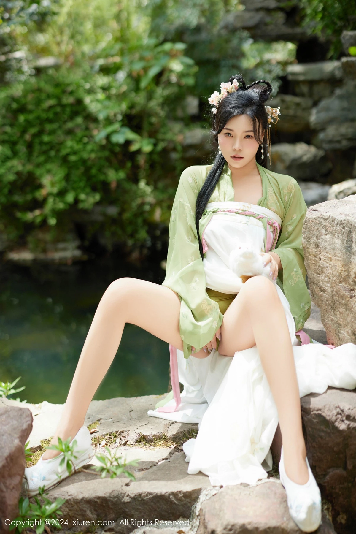 [[XiuRen秀人网]秀人网]No.9162_模特麦田中秋汉服主题户外性感薄纱服饰秀曼妙身姿诱惑写真73P