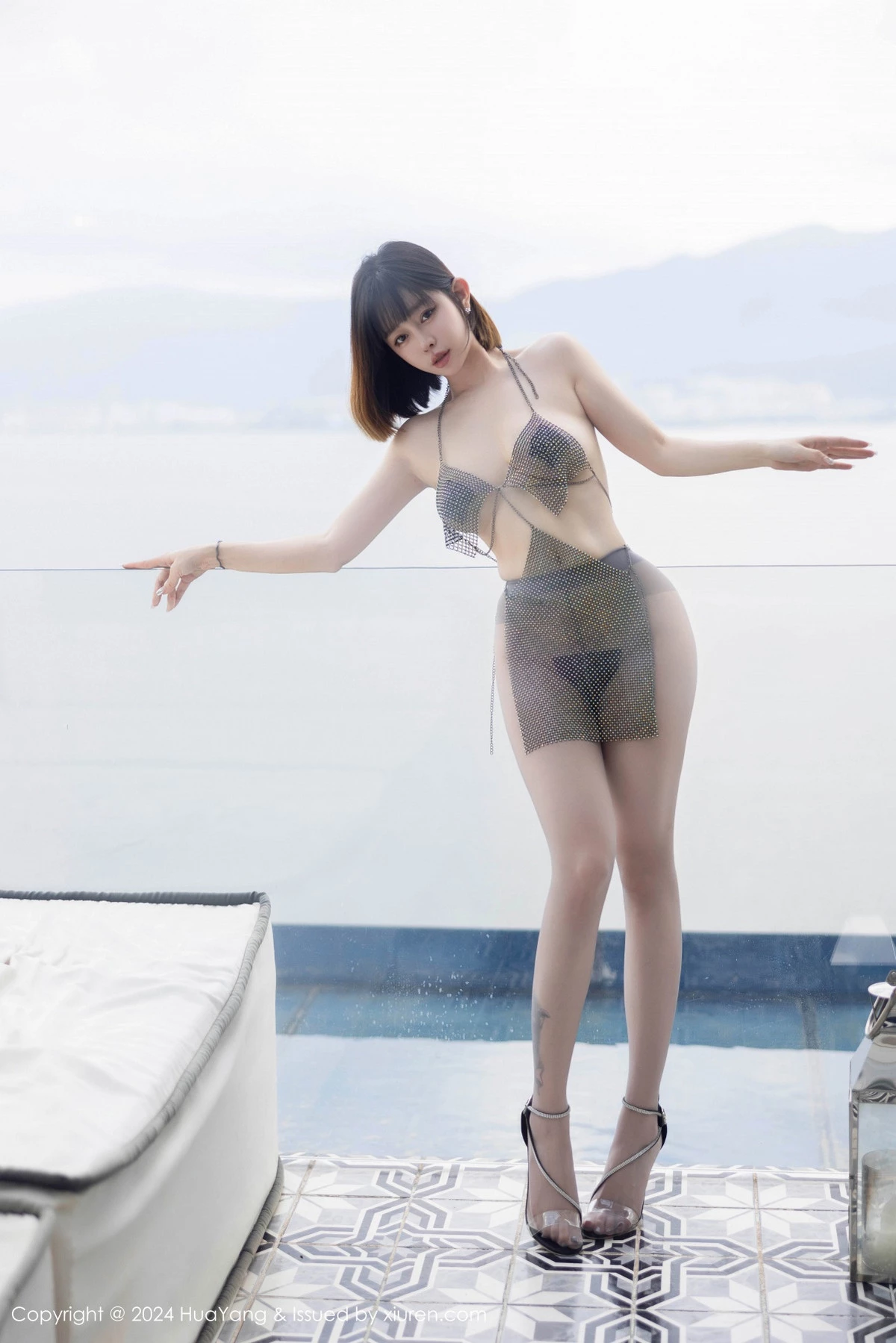 [HuaYang花漾]Vol.607_女神王雨纯性感缕空情趣内衣配超薄灰丝秀曼妙身姿撩人诱惑写真101P