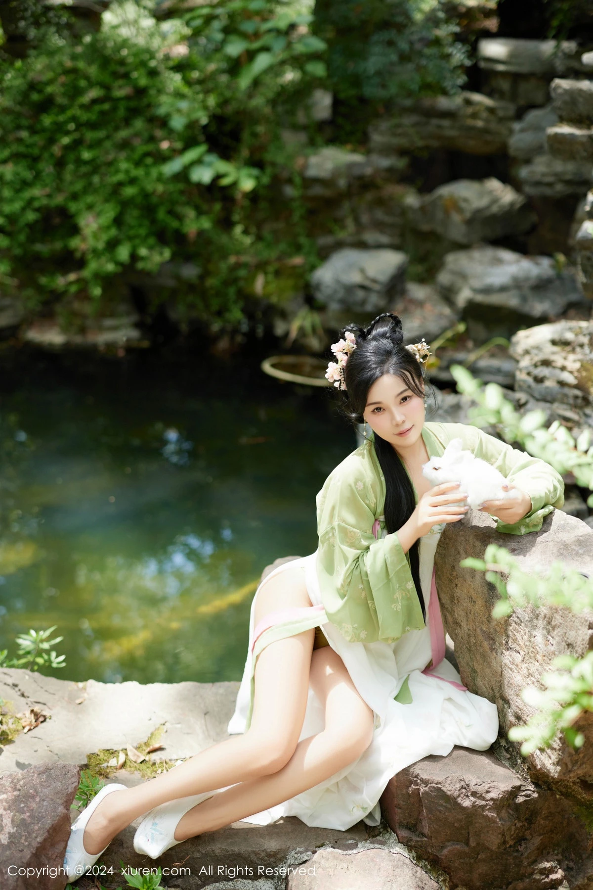 [[XiuRen秀人网]秀人网]No.9162_模特麦田中秋汉服主题户外性感薄纱服饰秀曼妙身姿诱惑写真73P