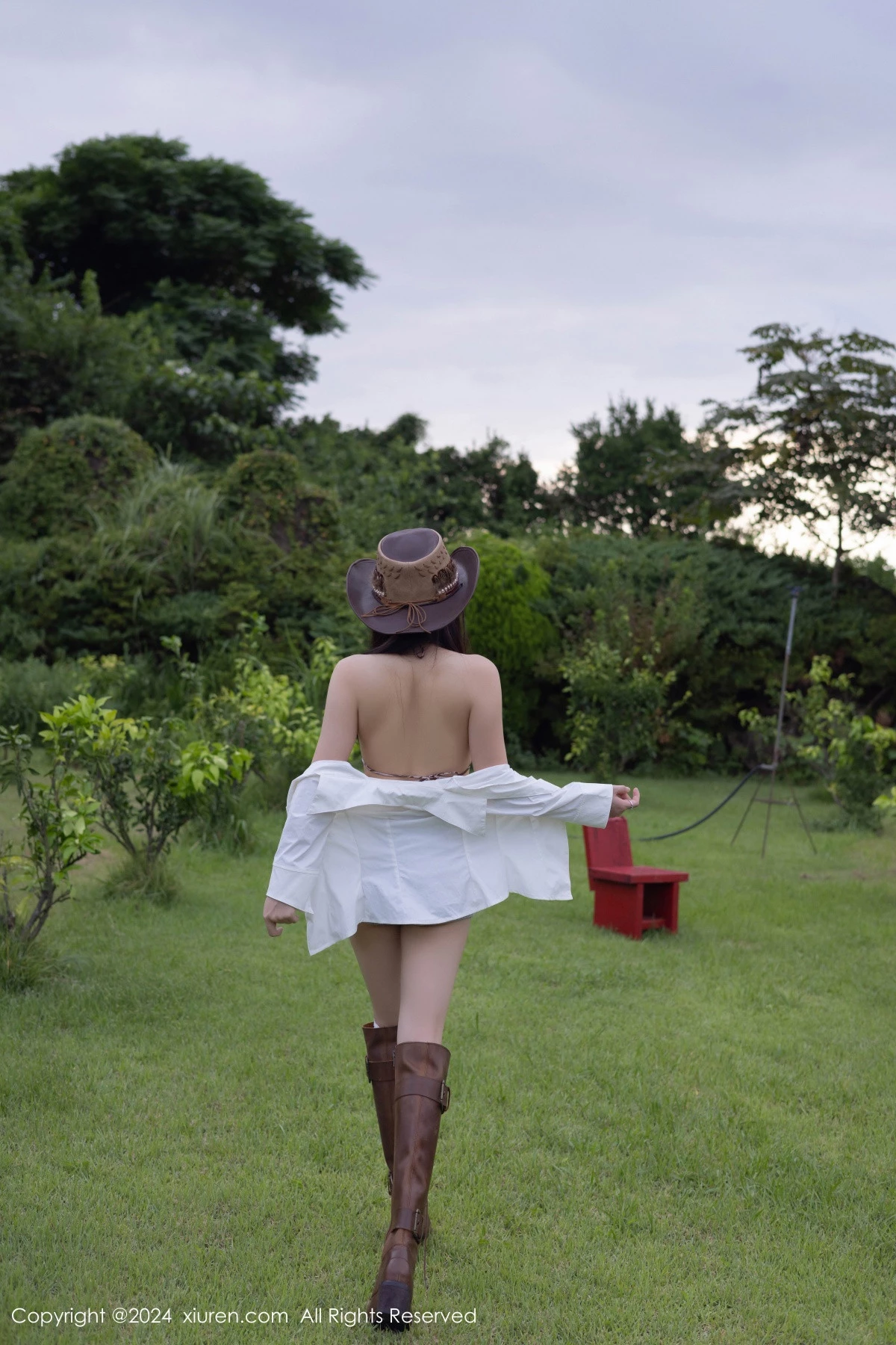 [[XiuRen秀人网]秀人网]No.9166_模特鱼子酱Fish性感内衣配超短牛仔裤露白丝袜秀完美身材诱惑写真80P