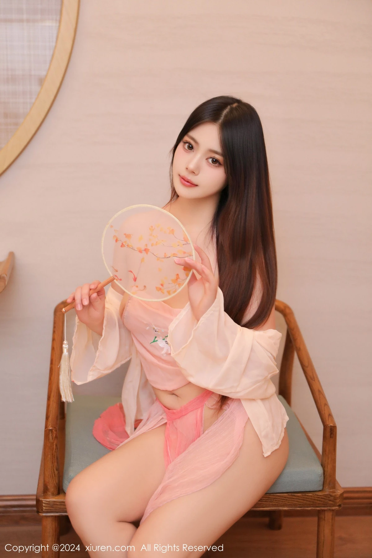 [[XiuRen秀人网]秀人网]No.9040_模特蛋蛋宝私房性感粉色古装薄纱服饰秀丰腴身姿惹火诱惑写真66P