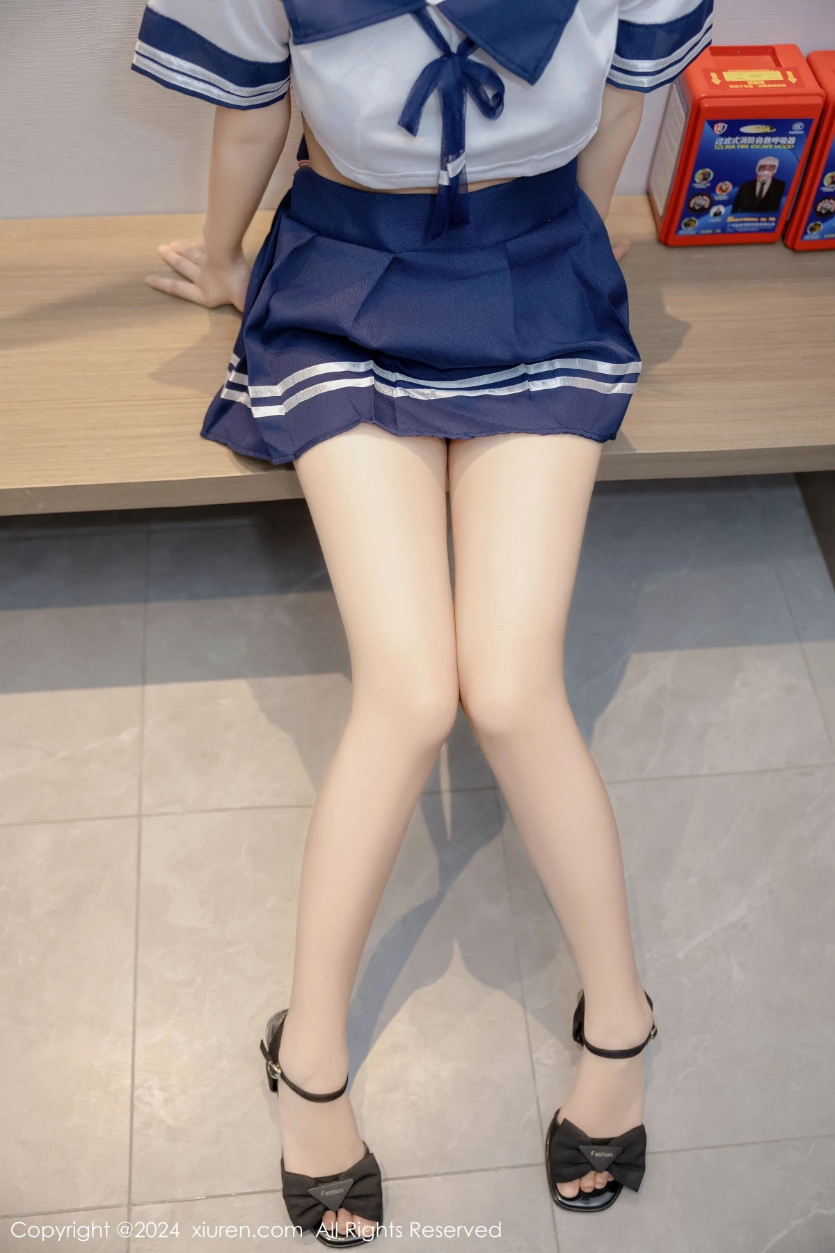 [[XiuRen秀人网]秀人网]No.9037_新人模特吴婷婉性感黑色薄纱露白色轻透内衣秀惹火身材诱惑写真86P