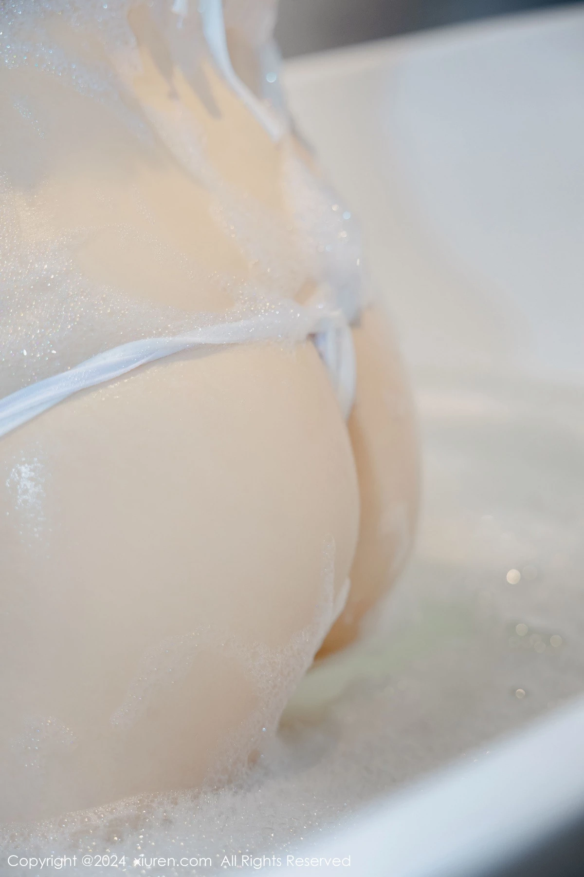 [[XiuRen秀人网]秀人网]No.9037_新人模特吴婷婉性感黑色薄纱露白色轻透内衣秀惹火身材诱惑写真86P