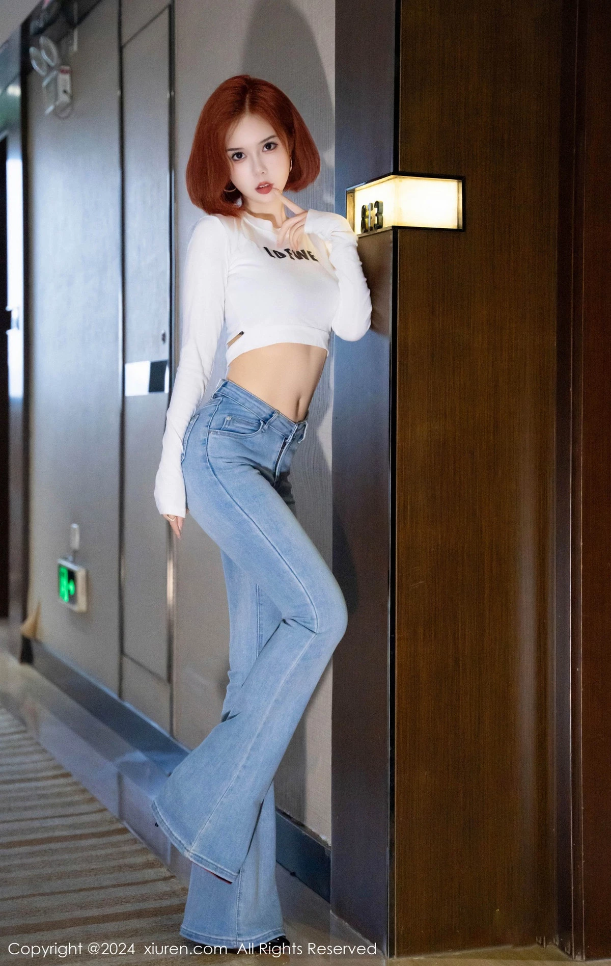 [[XiuRen秀人网]秀人网]No.9050_模特白芷yy短款白色上衣配牛仔裤露超薄黑丝秀曼妙身姿诱惑写真78P