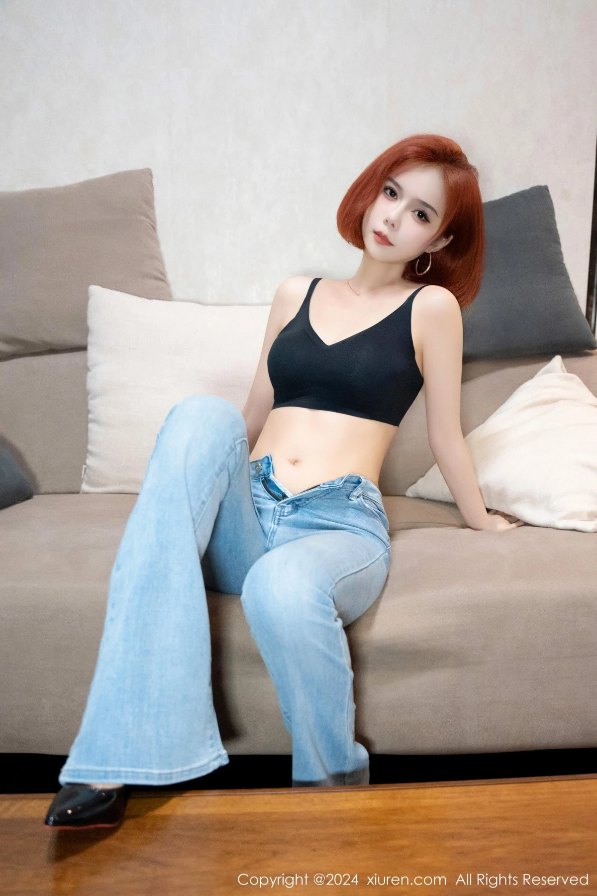 [[XiuRen秀人网]秀人网]No.9050_模特白芷yy短款白色上衣配牛仔裤露超薄黑丝秀曼妙身姿诱惑写真78P