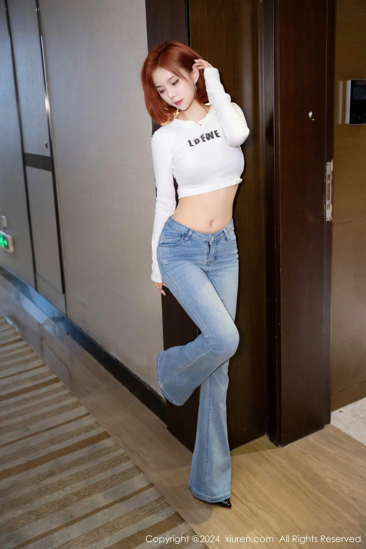 [[XiuRen秀人网]秀人网]No.9050_模特白芷yy短款白色上衣配牛仔裤露超薄黑丝秀曼妙身姿诱惑写真78P