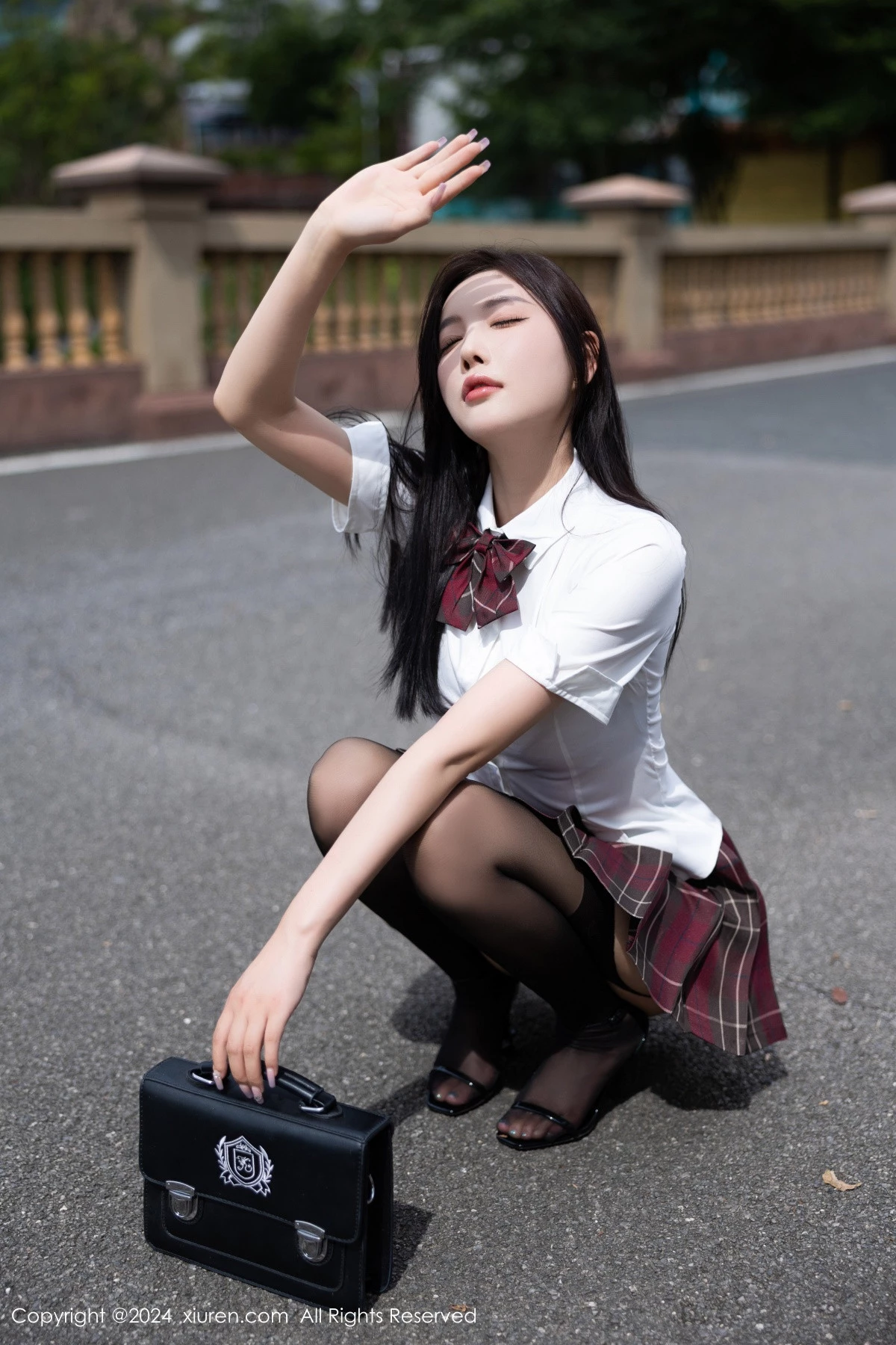 [[XiuRen秀人网]秀人网]No.9064_女神杨晨晨Yome性感JK制服配黑丝吊袜秀丰腴身材完美诱惑写真101P