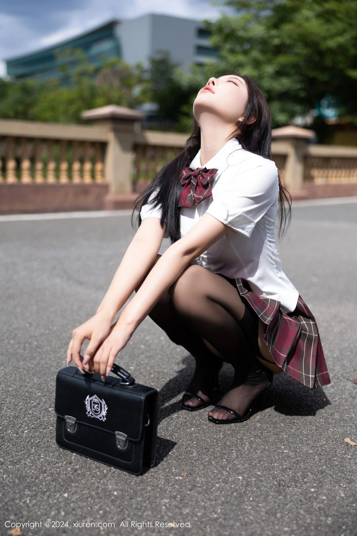 [[XiuRen秀人网]秀人网]No.9064_女神杨晨晨Yome性感JK制服配黑丝吊袜秀丰腴身材完美诱惑写真101P