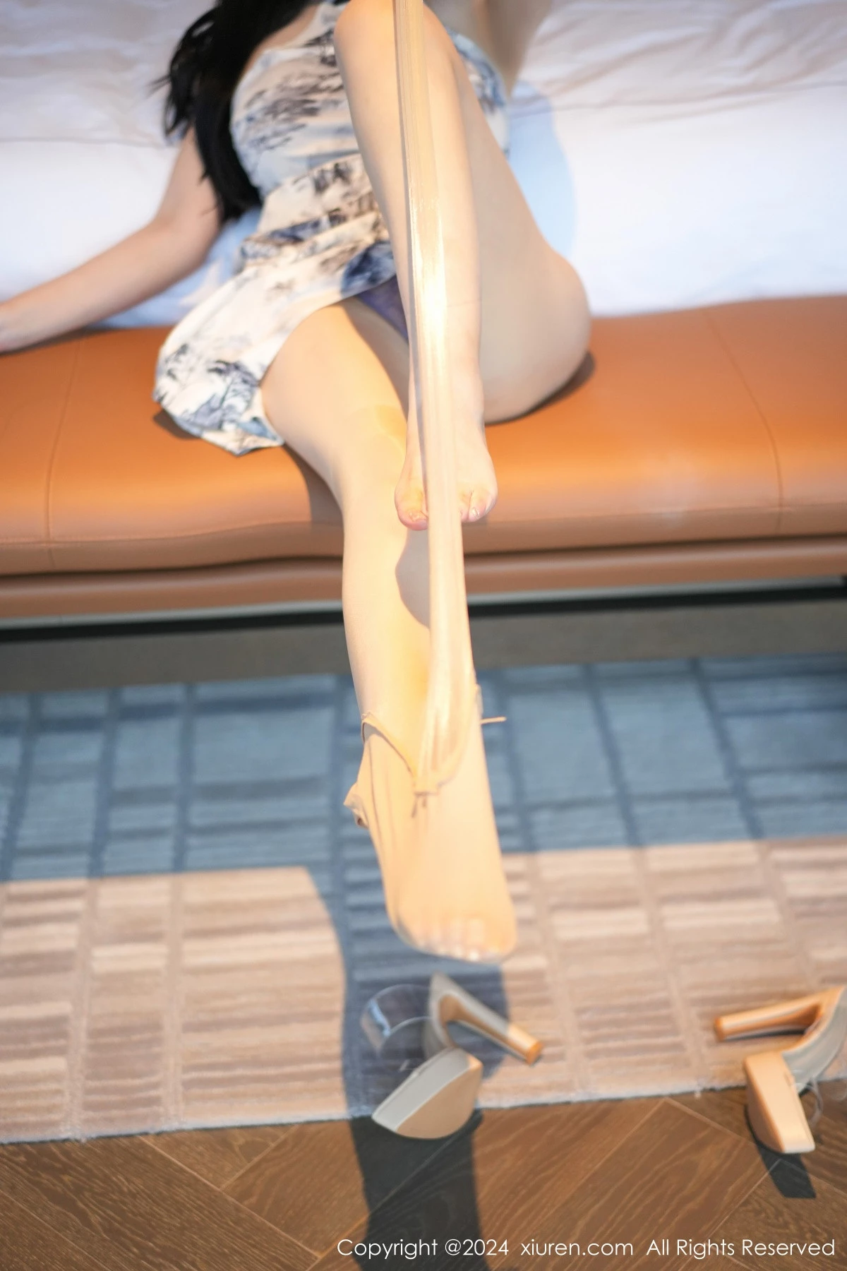 [[XiuRen秀人网]秀人网]No.9058_模特允爾性感图案旗袍露紫色内衣配超薄肉丝秀丰腴身材诱惑写真71P