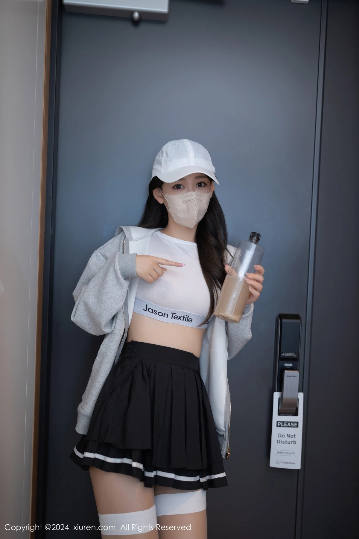 [[XiuRen秀人网]秀人网]No.9196_模特唐安琪性感灰色外套露白内衣配超薄肉丝秀曼妙身姿诱惑写真87P