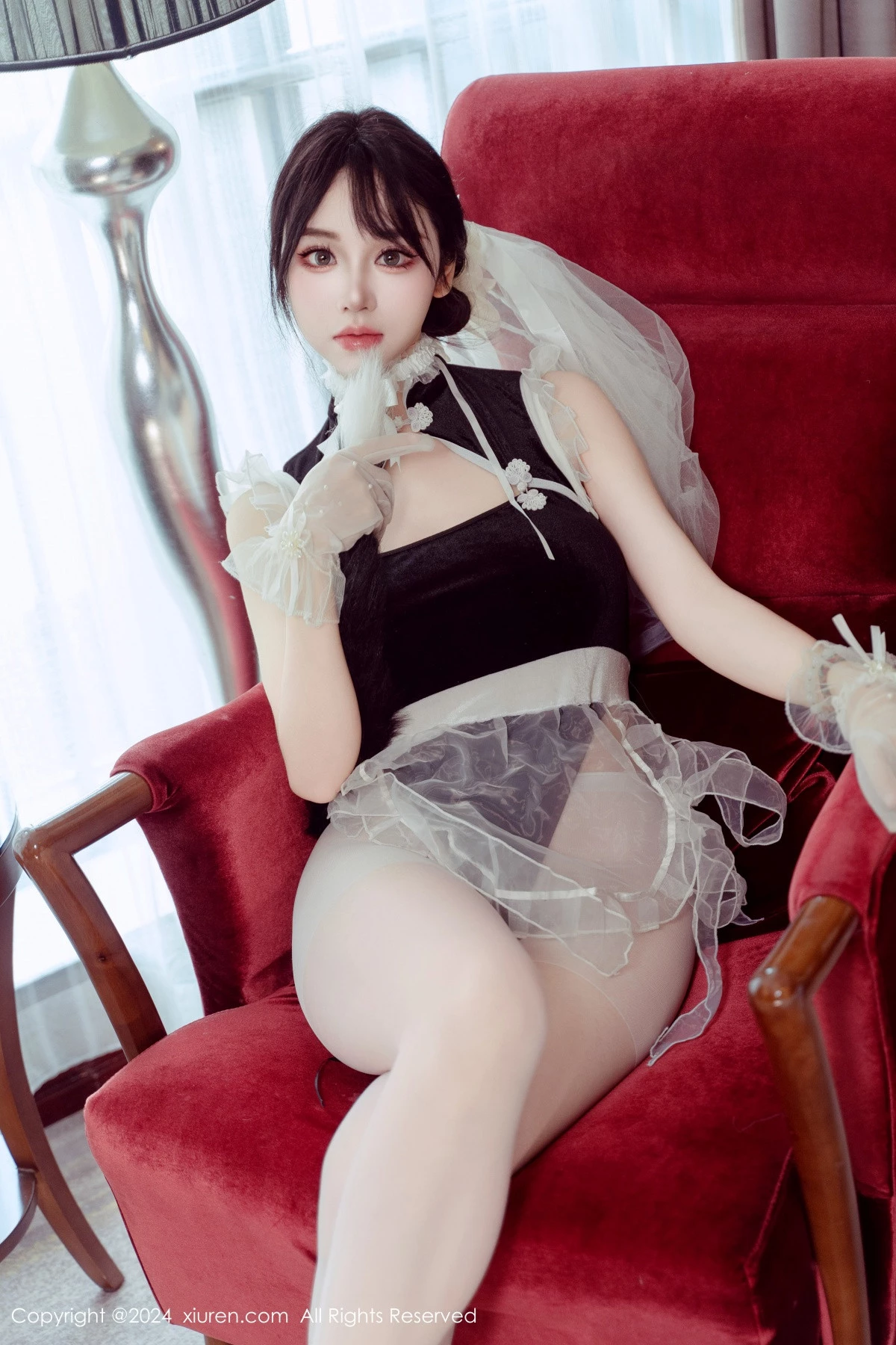 [[XiuRen秀人网]秀人网]No.9197_模特汐汐爱吃草莓性感白色情趣服饰配超薄肉丝秀惹火身材诱惑写真80P