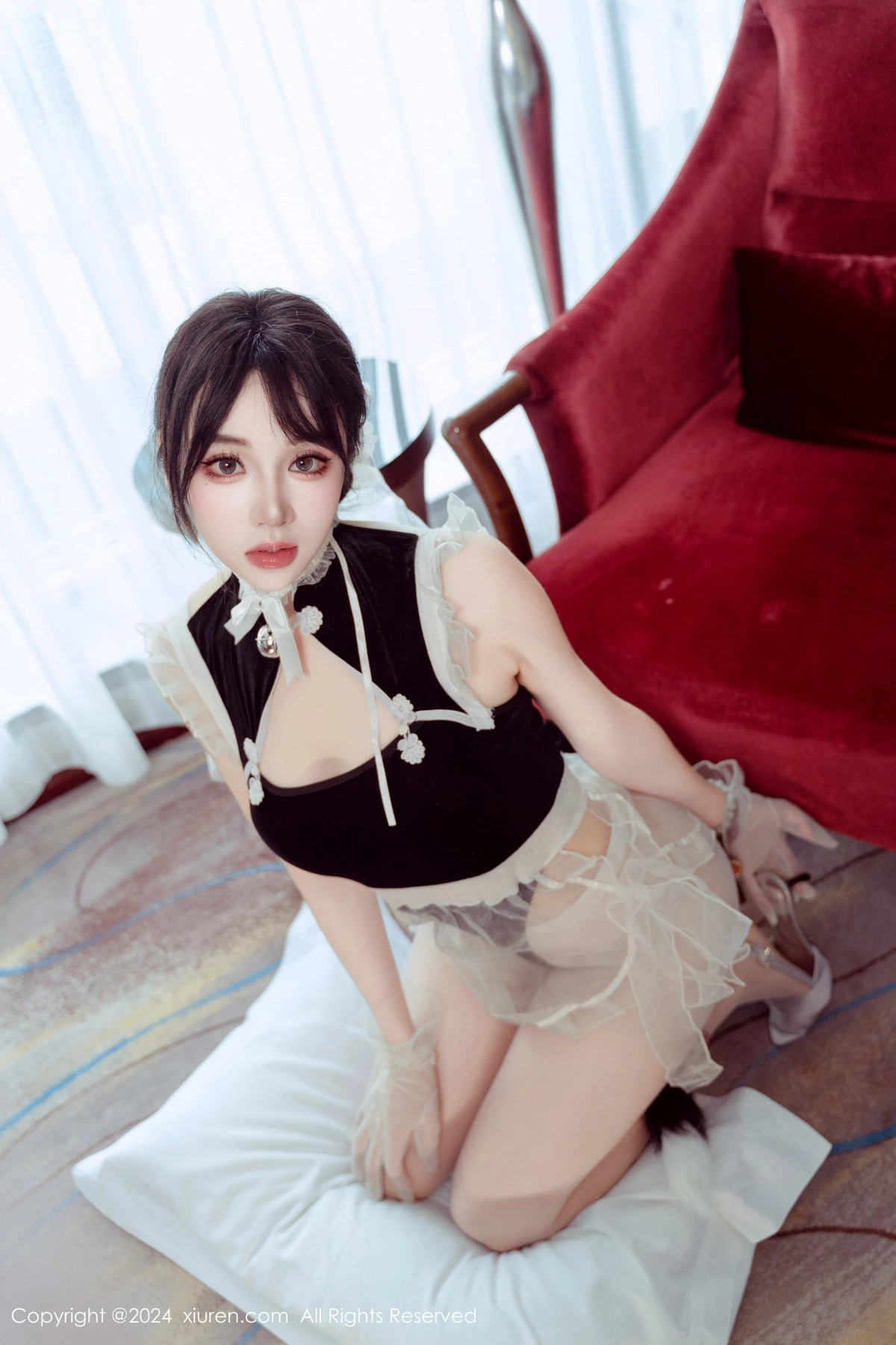 [[XiuRen秀人网]秀人网]No.9197_模特汐汐爱吃草莓性感白色情趣服饰配超薄肉丝秀惹火身材诱惑写真80P