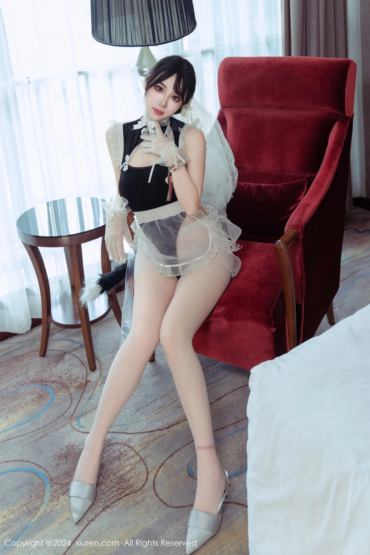 [[XiuRen秀人网]秀人网]No.9197_模特汐汐爱吃草莓性感白色情趣服饰配超薄肉丝秀惹火身材诱惑写真80P