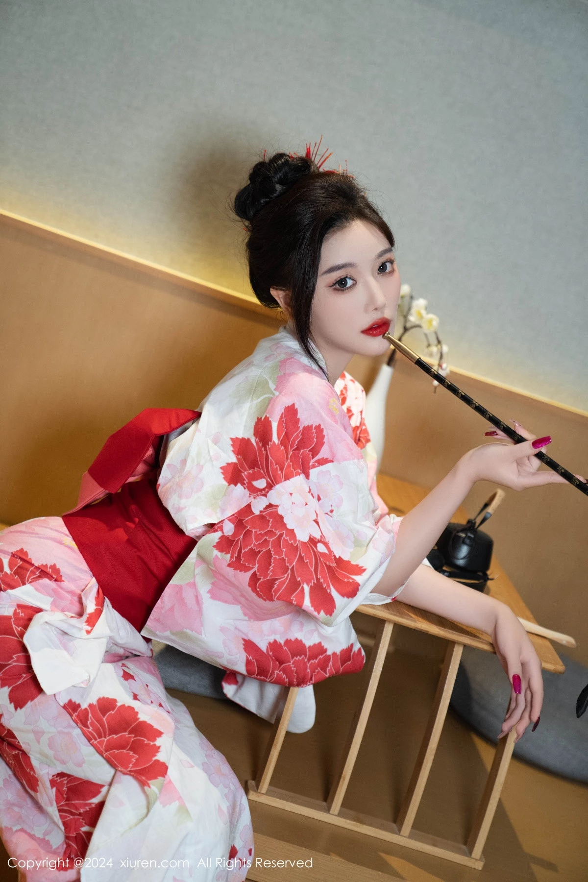 [[XiuRen秀人网]秀人网]No.9208_女神杨晨晨性感红色花朵服饰露红色情趣内衣秀丰腴身材诱惑写真96P