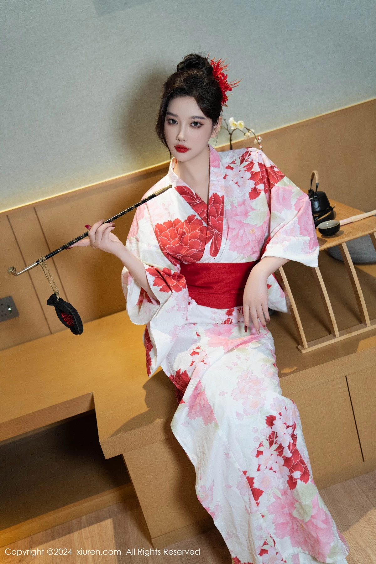 [[XiuRen秀人网]秀人网]No.9208_女神杨晨晨性感红色花朵服饰露红色情趣内衣秀丰腴身材诱惑写真96P