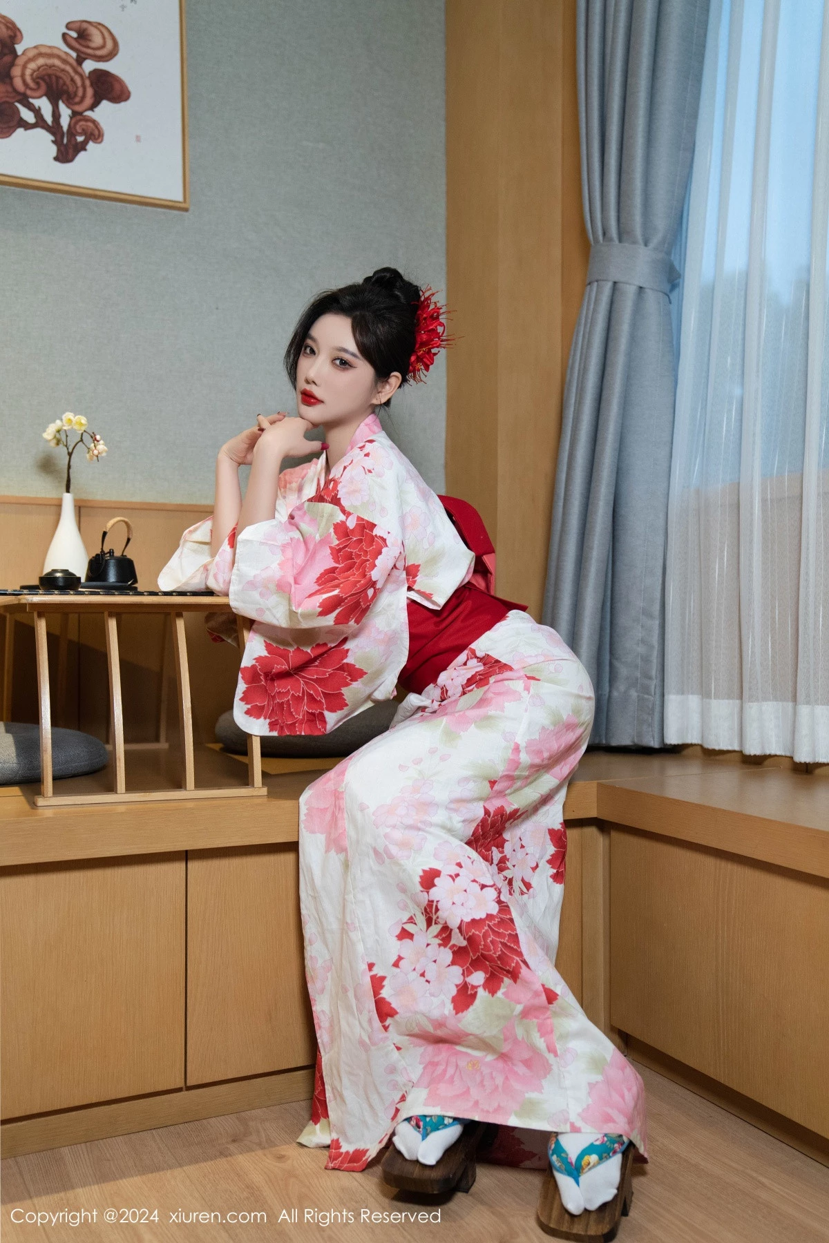 [[XiuRen秀人网]秀人网]No.9208_女神杨晨晨性感红色花朵服饰露红色情趣内衣秀丰腴身材诱惑写真96P