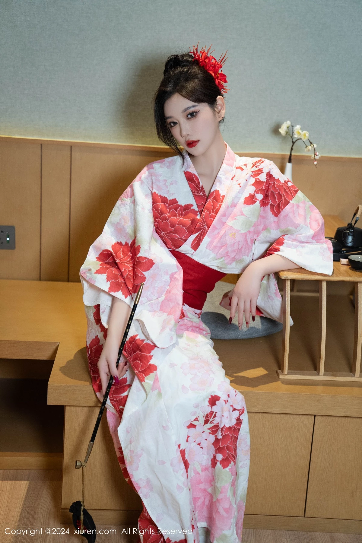 [[XiuRen秀人网]秀人网]No.9208_女神杨晨晨性感红色花朵服饰露红色情趣内衣秀丰腴身材诱惑写真96P