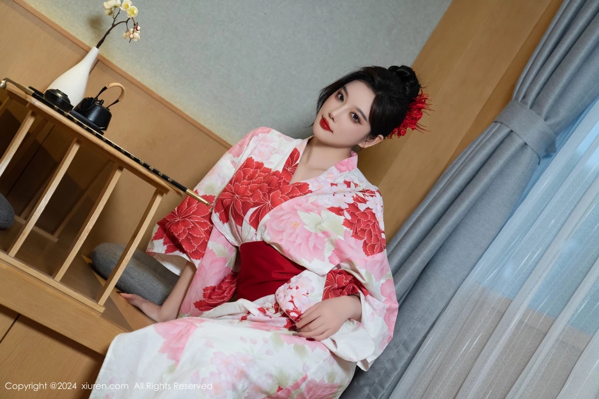 [[XiuRen秀人网]秀人网]No.9208_女神杨晨晨性感红色花朵服饰露红色情趣内衣秀丰腴身材诱惑写真96P