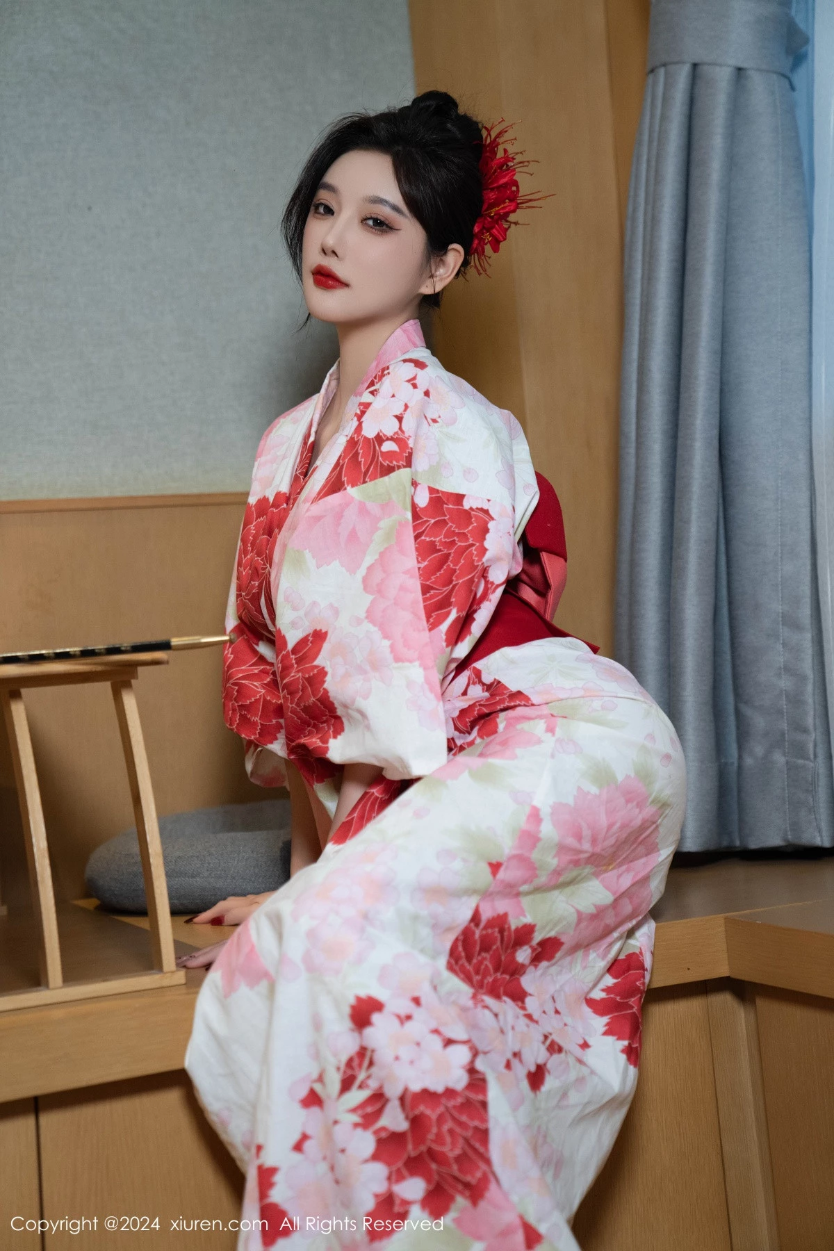 [[XiuRen秀人网]秀人网]No.9208_女神杨晨晨性感红色花朵服饰露红色情趣内衣秀丰腴身材诱惑写真96P