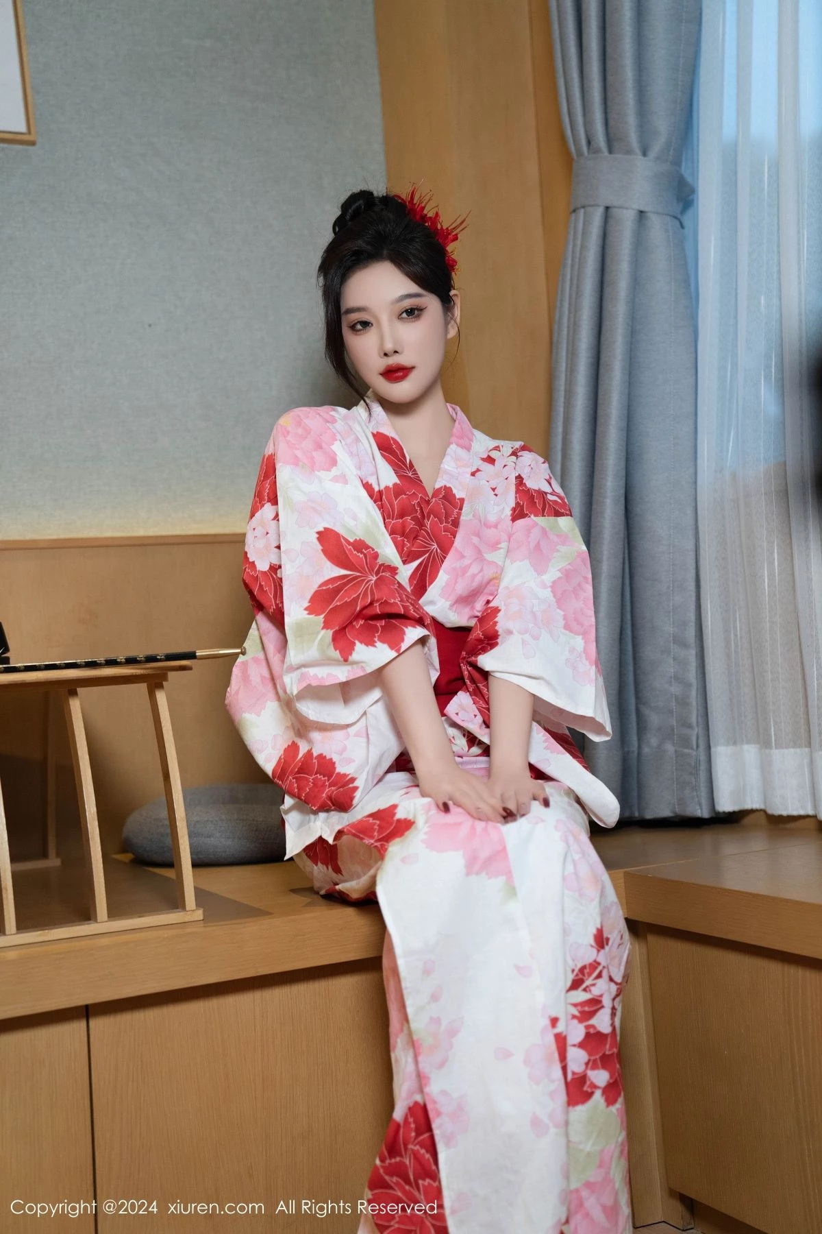 [[XiuRen秀人网]秀人网]No.9208_女神杨晨晨性感红色花朵服饰露红色情趣内衣秀丰腴身材诱惑写真96P