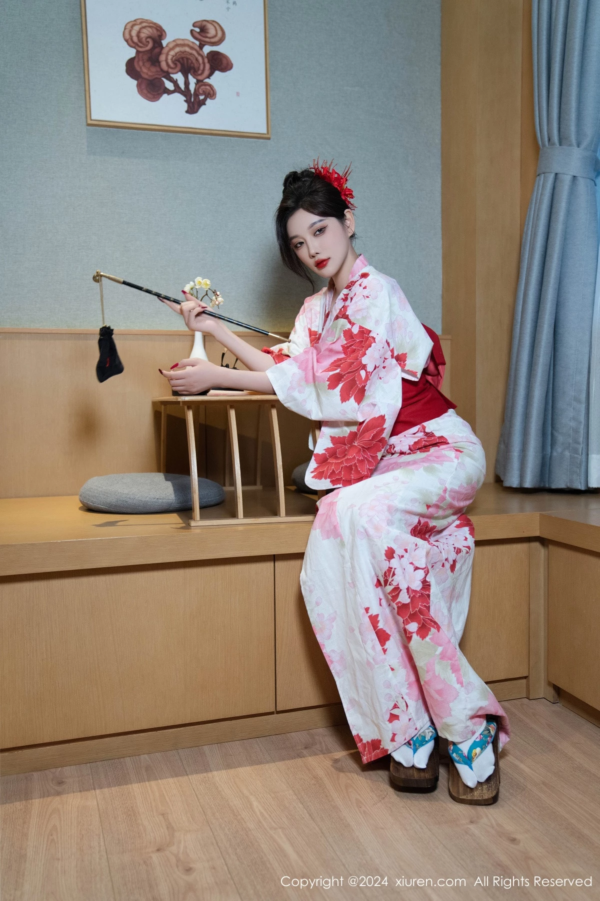 [[XiuRen秀人网]秀人网]No.9208_女神杨晨晨性感红色花朵服饰露红色情趣内衣秀丰腴身材诱惑写真96P