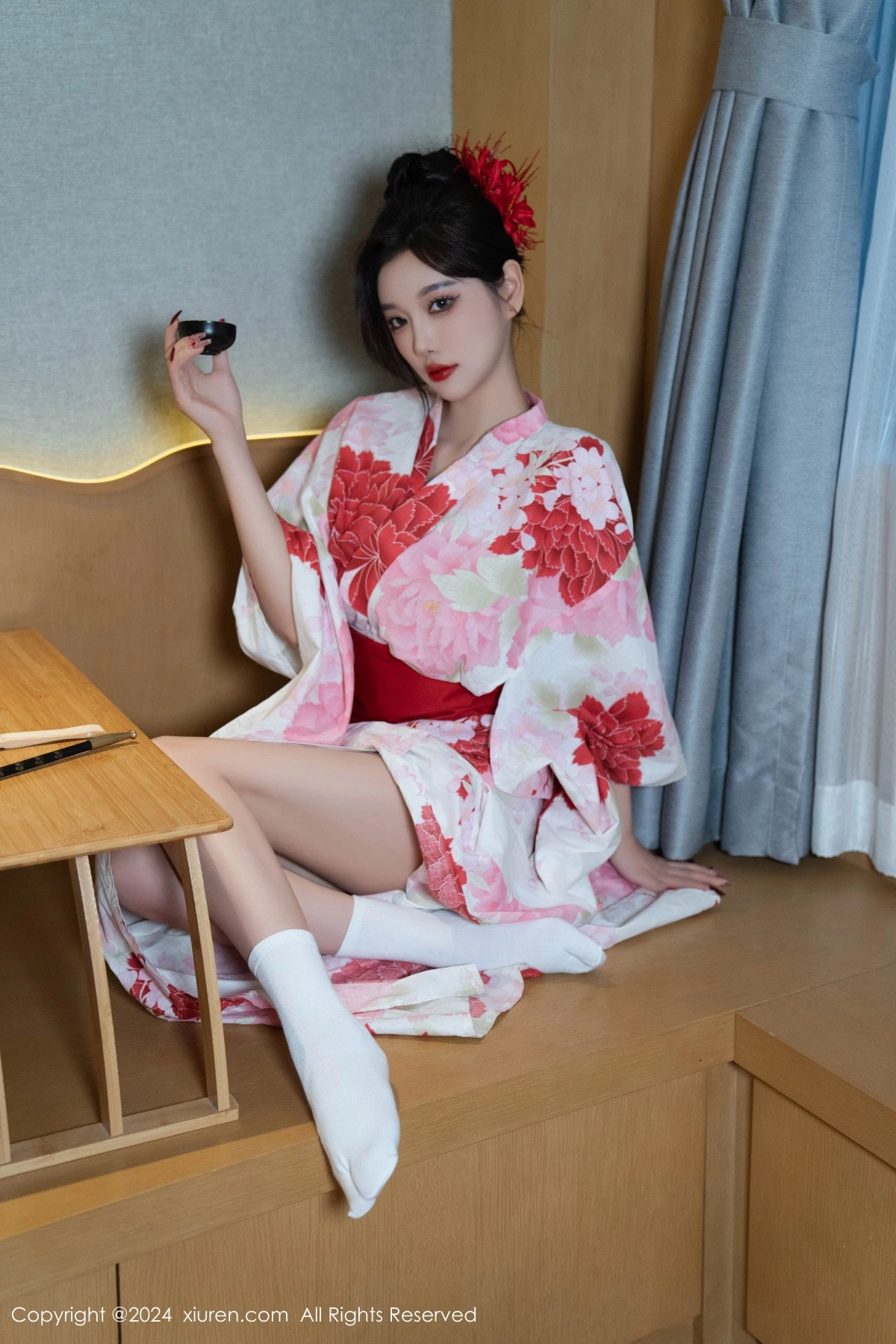 [[XiuRen秀人网]秀人网]No.9208_女神杨晨晨性感红色花朵服饰露红色情趣内衣秀丰腴身材诱惑写真96P