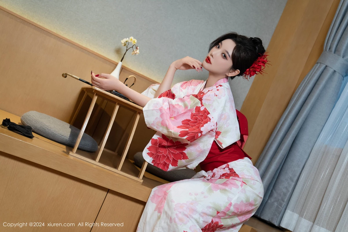 [[XiuRen秀人网]秀人网]No.9208_女神杨晨晨性感红色花朵服饰露红色情趣内衣秀丰腴身材诱惑写真96P