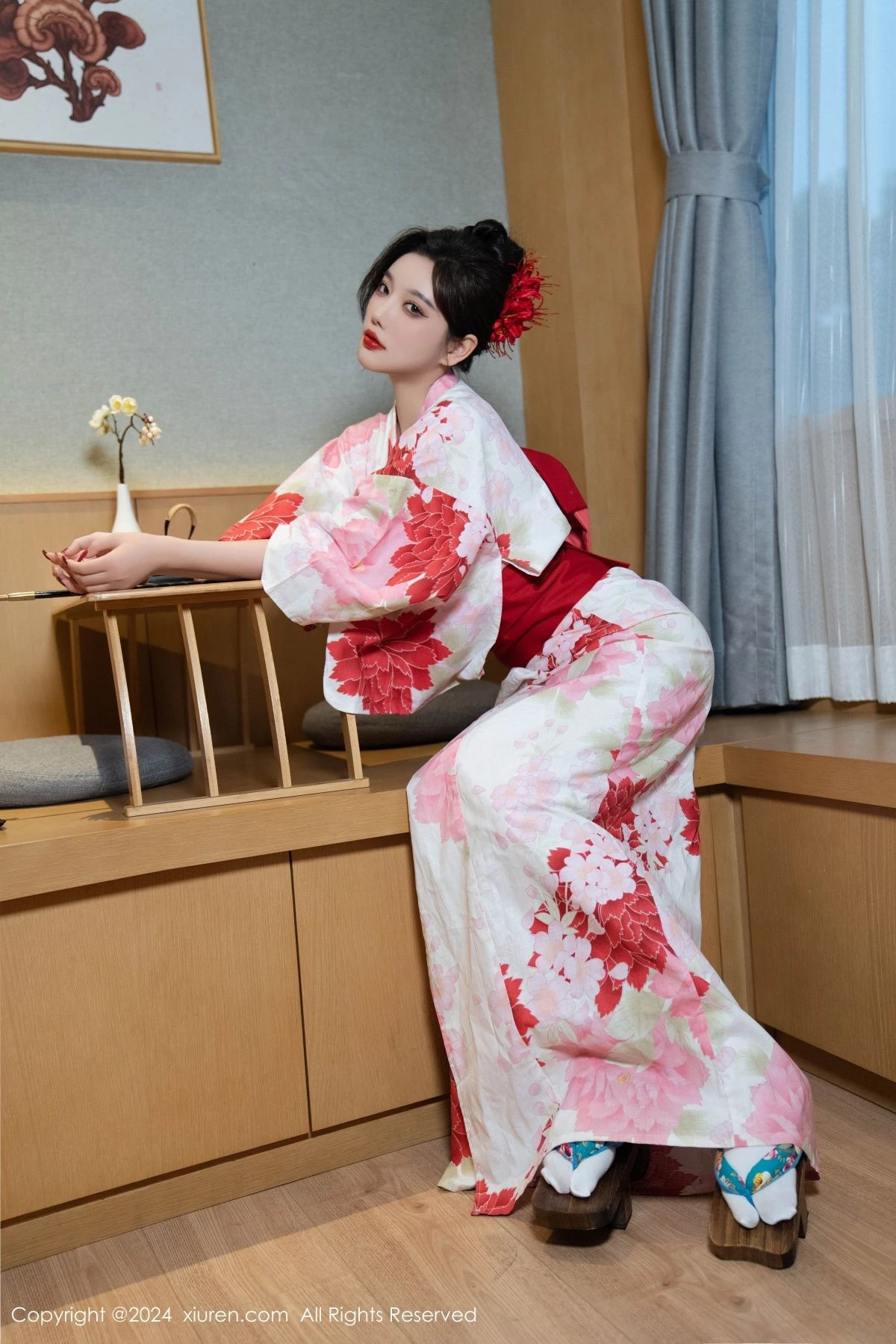 [[XiuRen秀人网]秀人网]No.9208_女神杨晨晨性感红色花朵服饰露红色情趣内衣秀丰腴身材诱惑写真96P