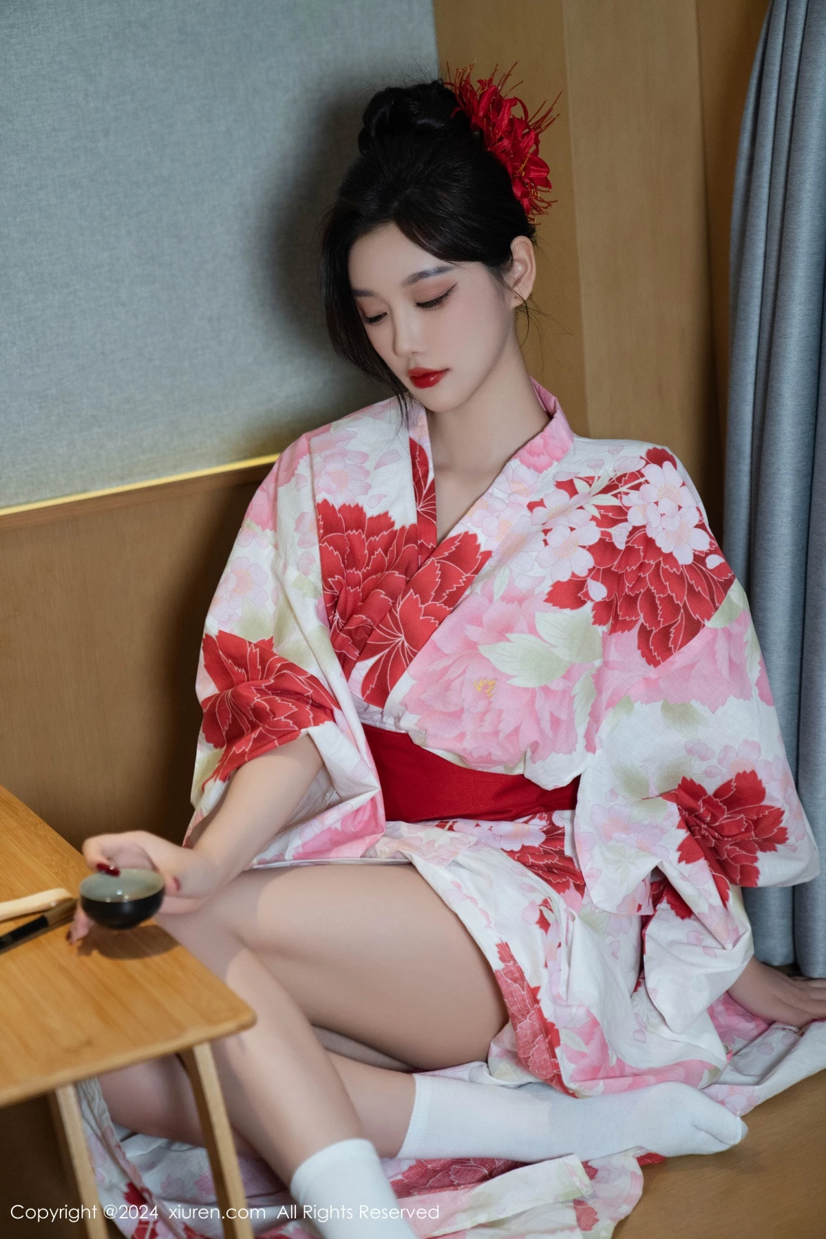 [[XiuRen秀人网]秀人网]No.9208_女神杨晨晨性感红色花朵服饰露红色情趣内衣秀丰腴身材诱惑写真96P