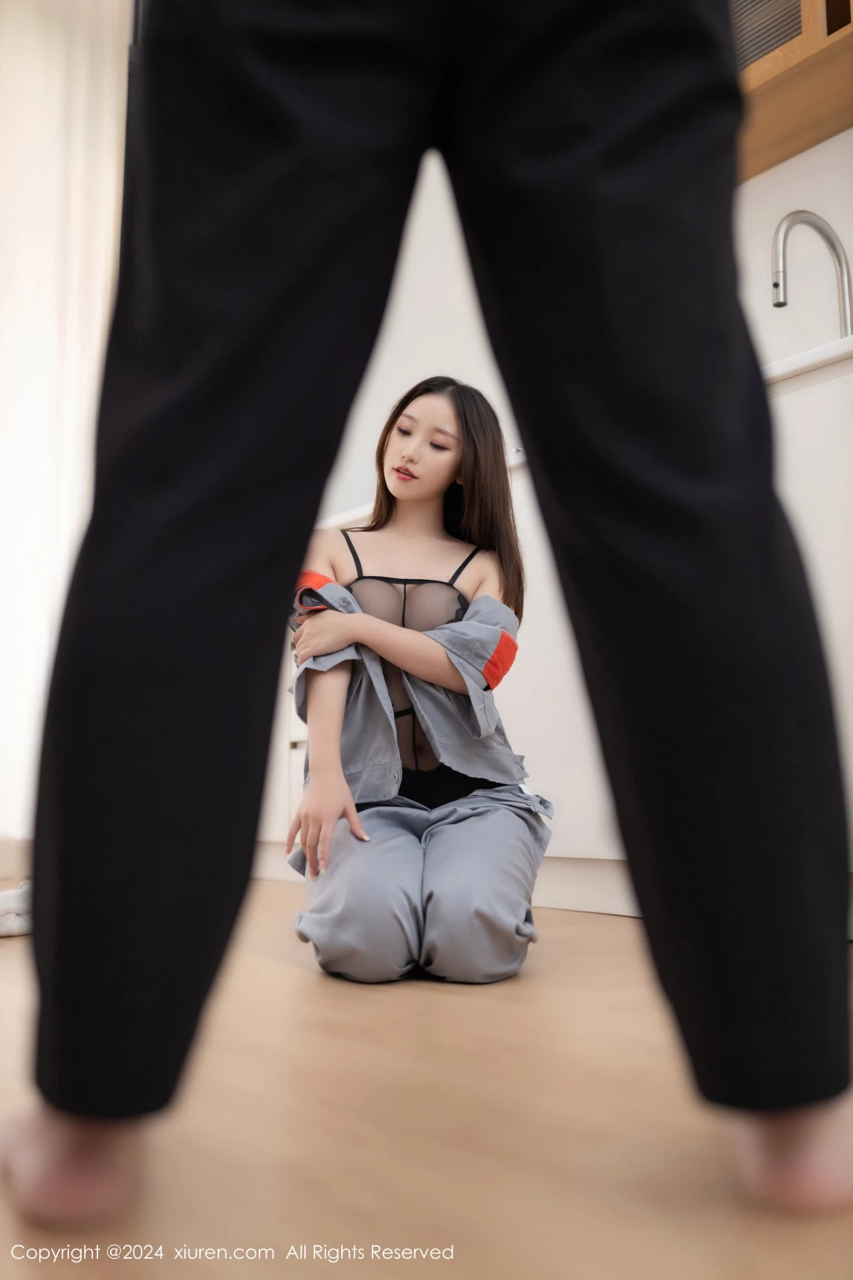 [[XiuRen秀人网]秀人网]No.9207_模特杏子Yada维修主题性感黑色情趣服饰配开档黑丝极致魅惑写真81P