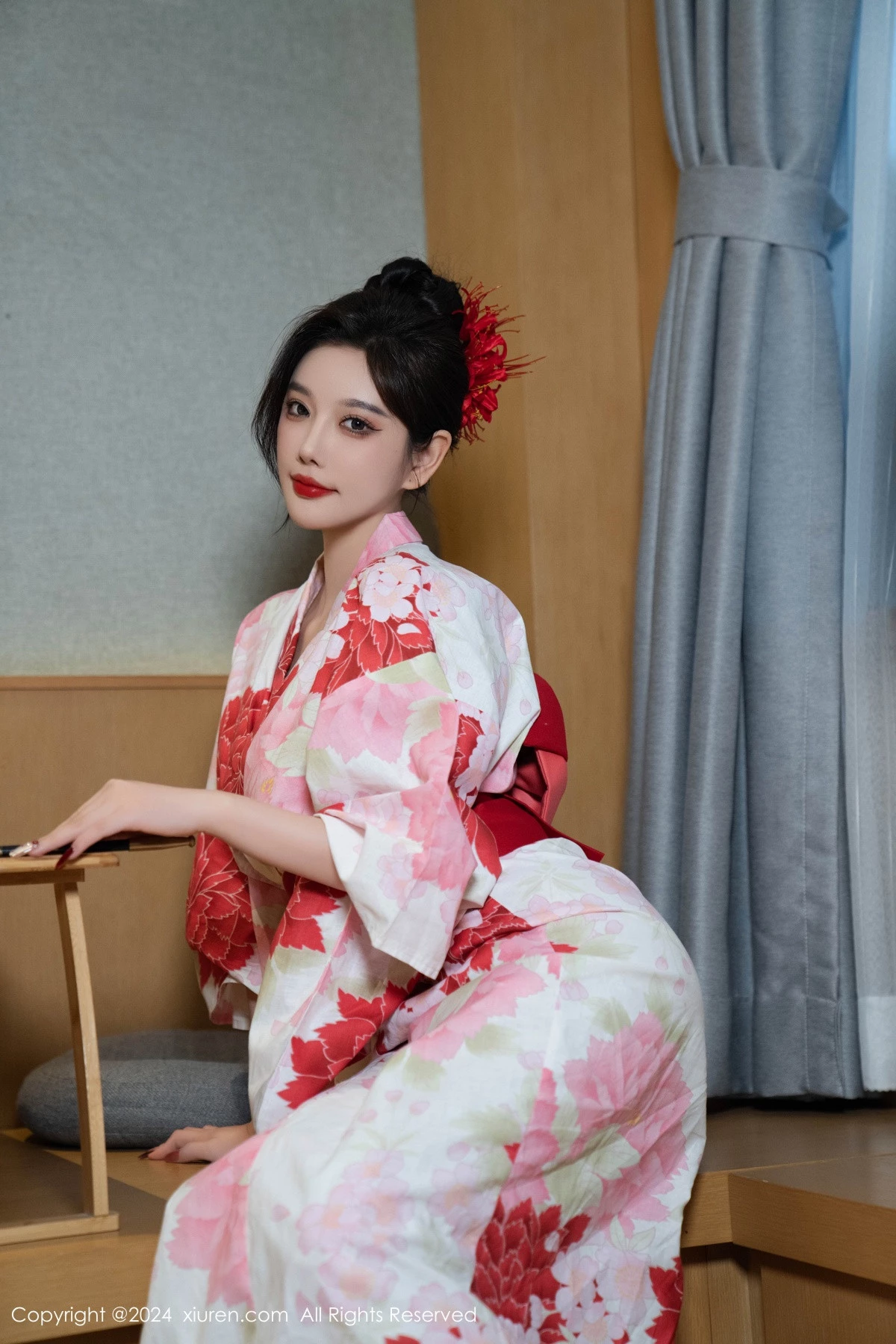 [[XiuRen秀人网]秀人网]No.9208_女神杨晨晨性感红色花朵服饰露红色情趣内衣秀丰腴身材诱惑写真96P