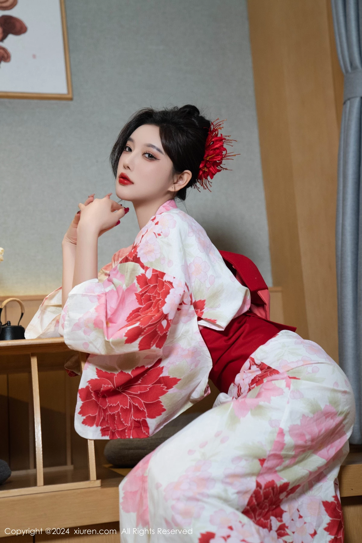 [[XiuRen秀人网]秀人网]No.9208_女神杨晨晨性感红色花朵服饰露红色情趣内衣秀丰腴身材诱惑写真96P