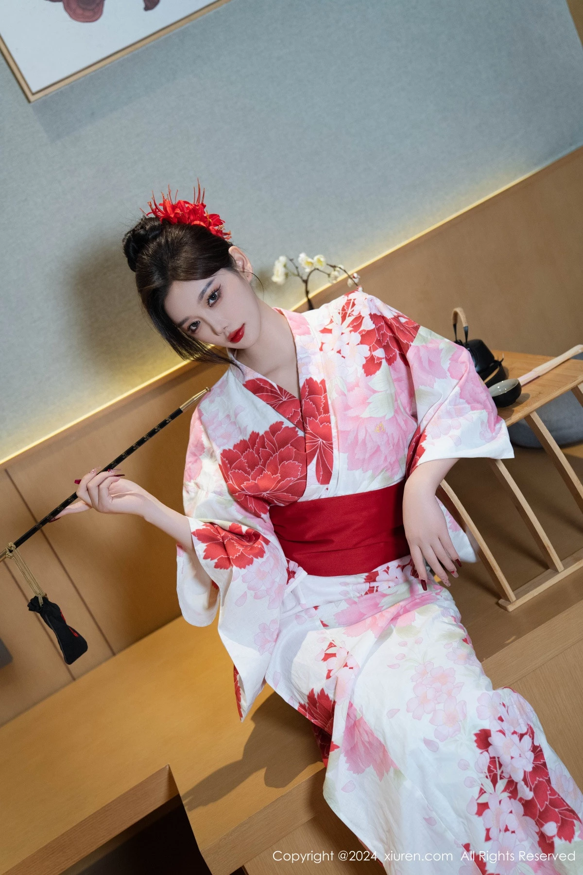 [[XiuRen秀人网]秀人网]No.9208_女神杨晨晨性感红色花朵服饰露红色情趣内衣秀丰腴身材诱惑写真96P