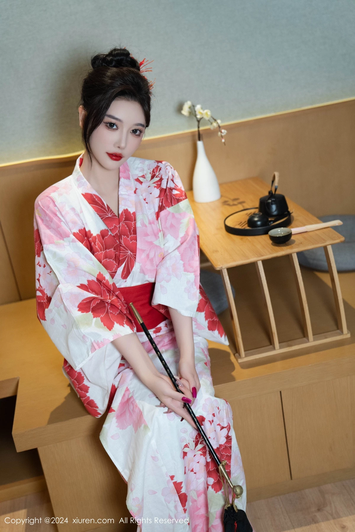 [[XiuRen秀人网]秀人网]No.9208_女神杨晨晨性感红色花朵服饰露红色情趣内衣秀丰腴身材诱惑写真96P