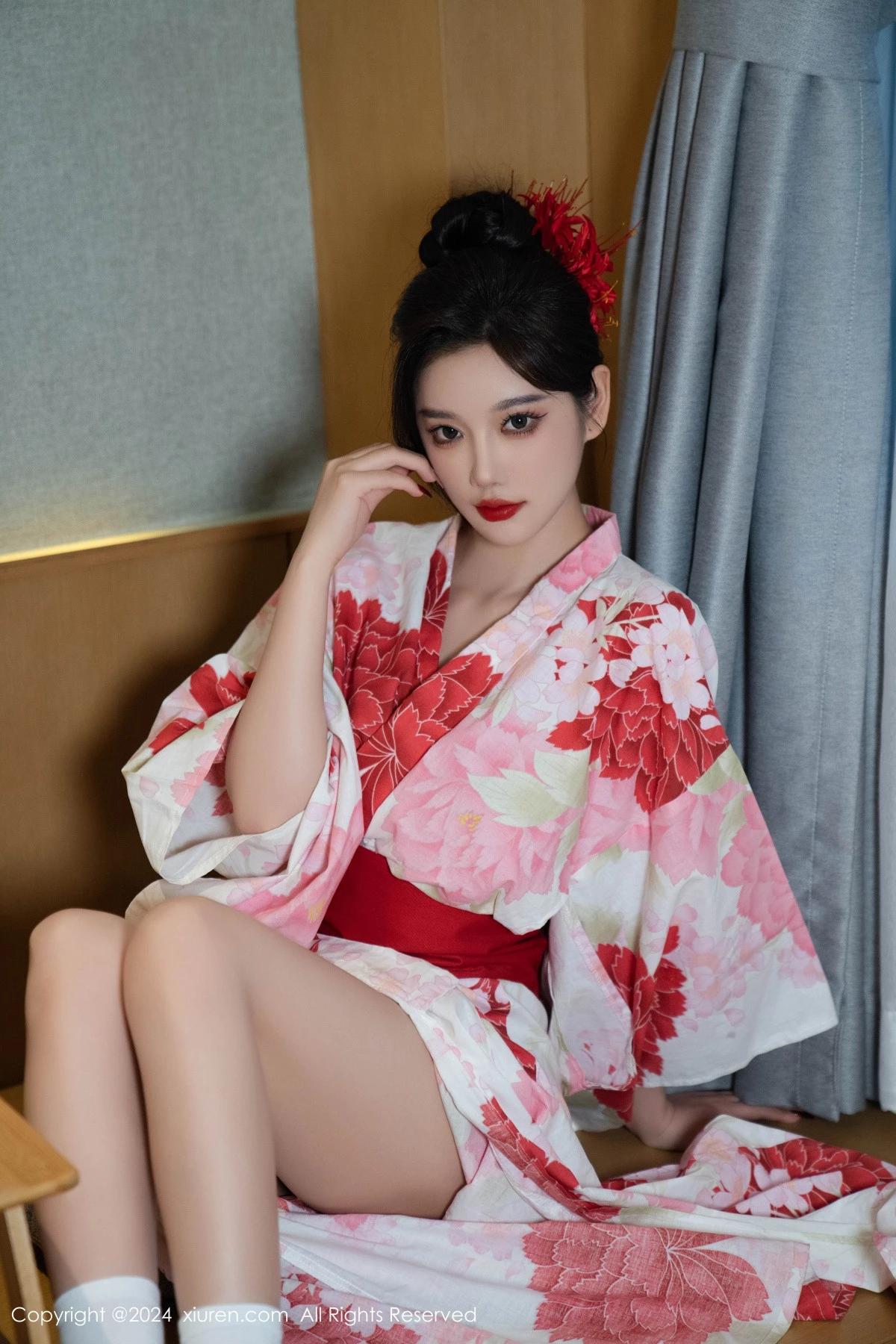 [[XiuRen秀人网]秀人网]No.9208_女神杨晨晨性感红色花朵服饰露红色情趣内衣秀丰腴身材诱惑写真96P