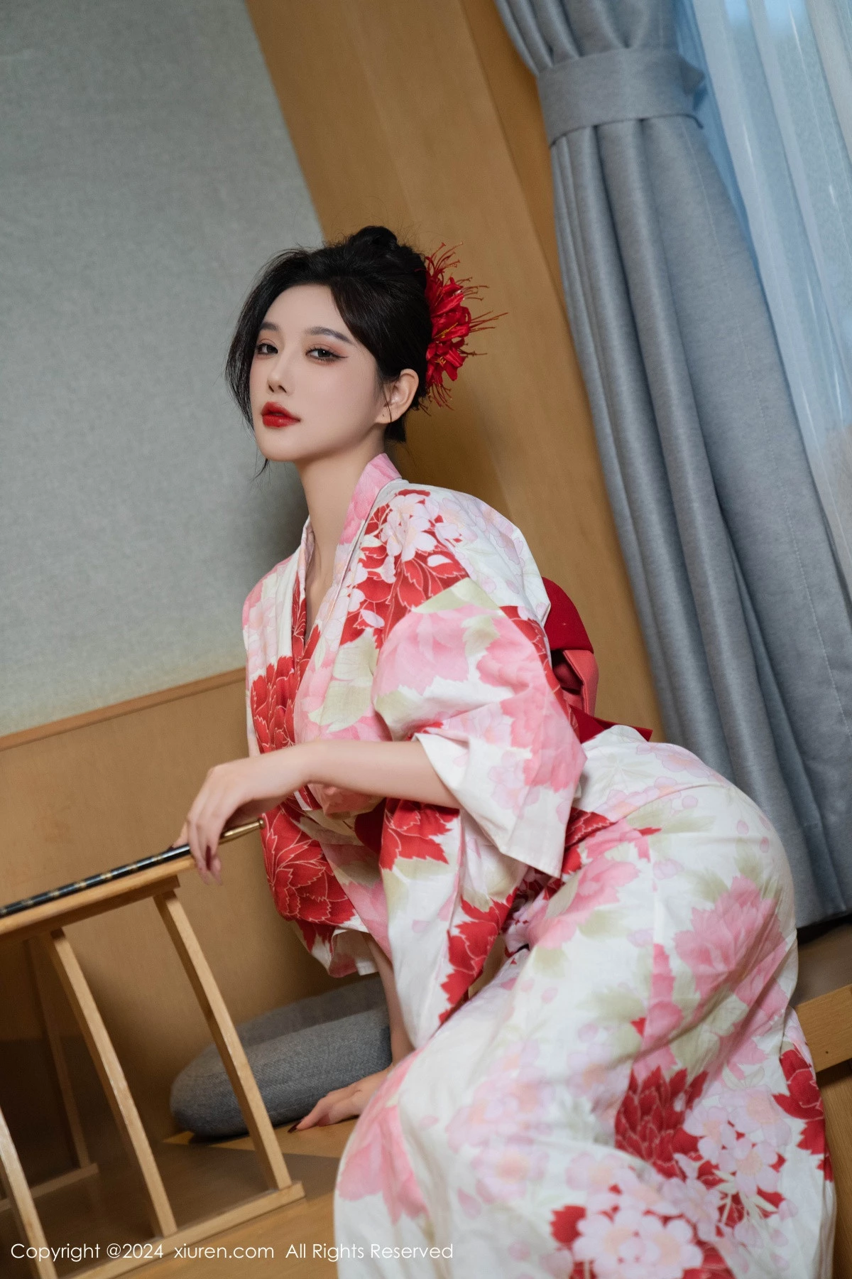 [[XiuRen秀人网]秀人网]No.9208_女神杨晨晨性感红色花朵服饰露红色情趣内衣秀丰腴身材诱惑写真96P