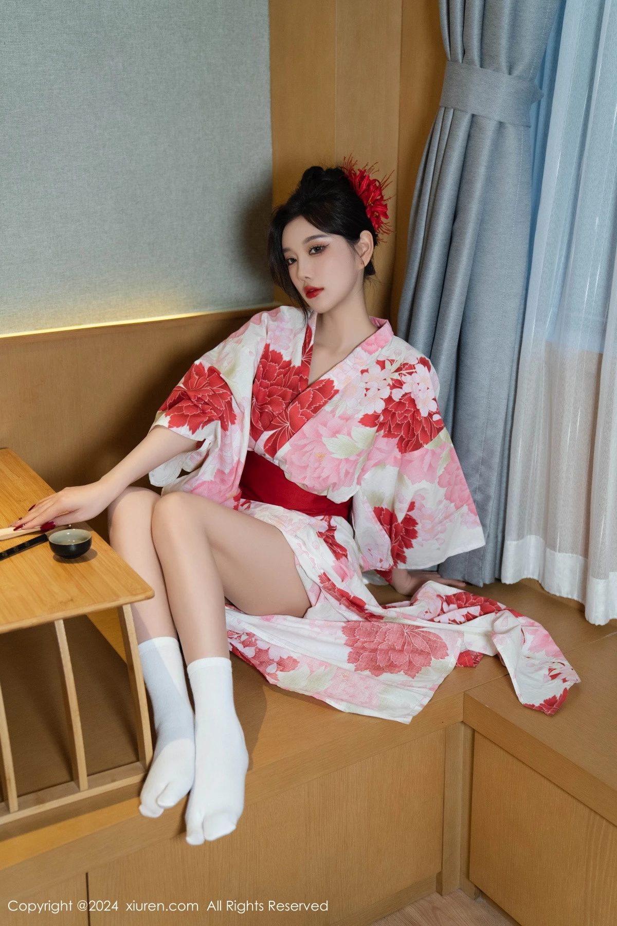 [[XiuRen秀人网]秀人网]No.9208_女神杨晨晨性感红色花朵服饰露红色情趣内衣秀丰腴身材诱惑写真96P