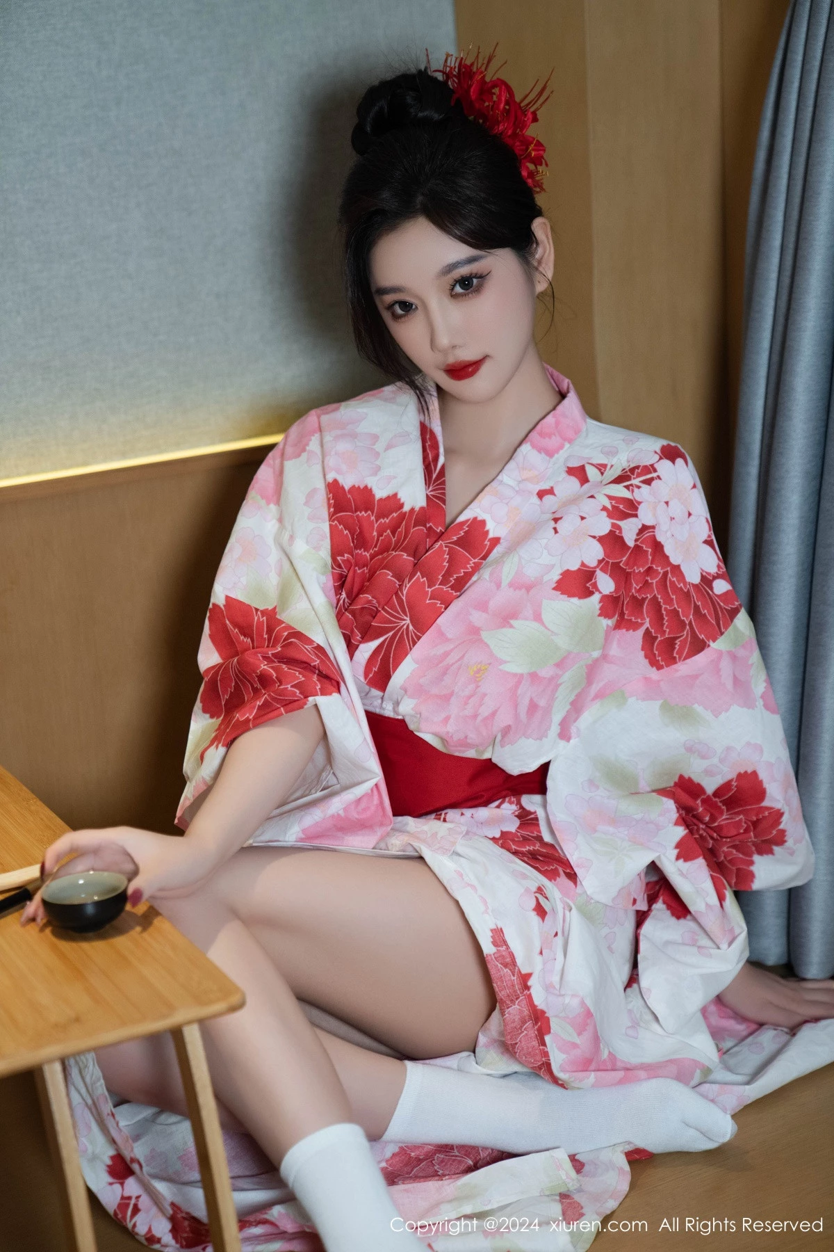 [[XiuRen秀人网]秀人网]No.9208_女神杨晨晨性感红色花朵服饰露红色情趣内衣秀丰腴身材诱惑写真96P