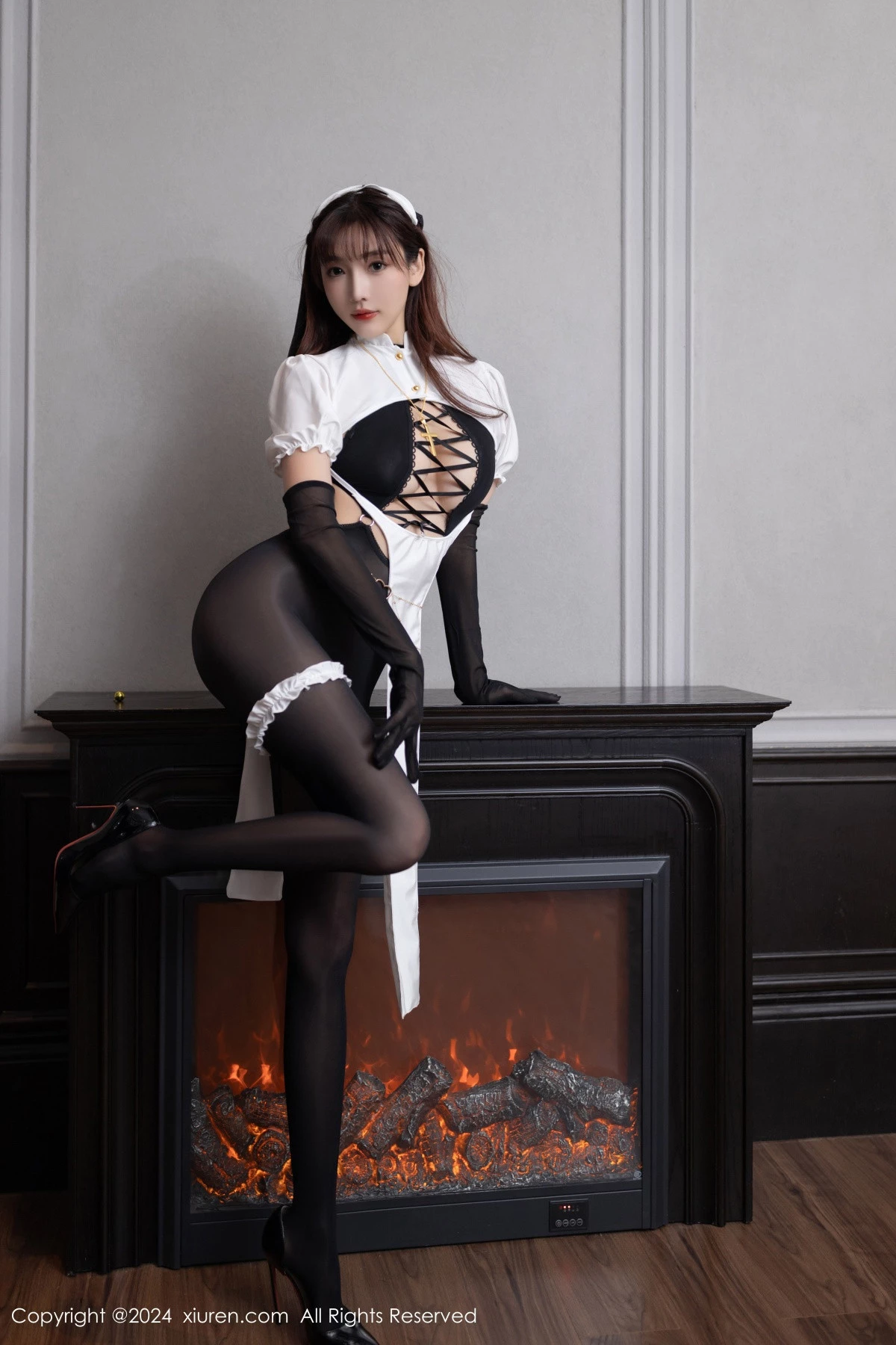 [[XiuRen秀人网]秀人网]No.9216_模特陆萱萱性感黑白修女服饰配超薄连体黑丝秀完美身材诱惑写真77P