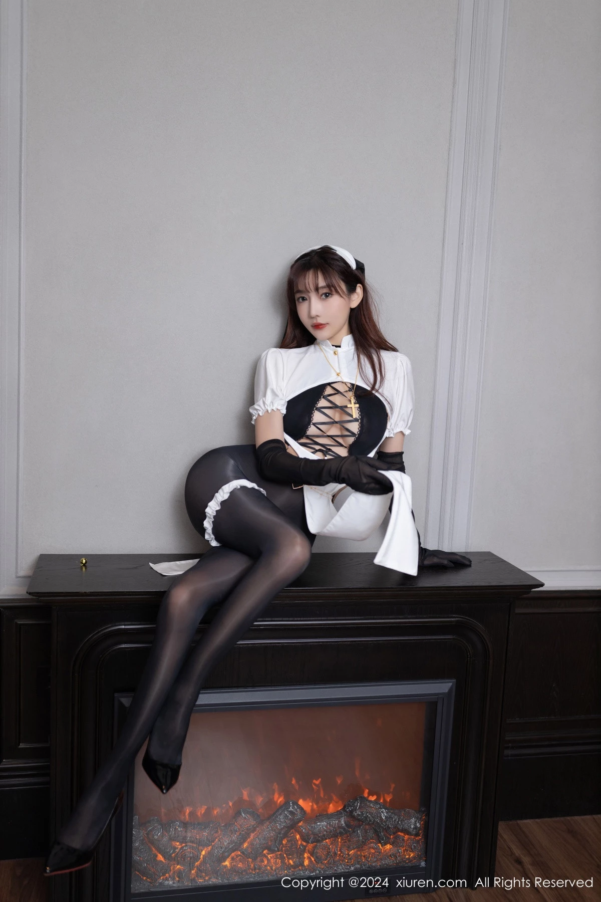 [[XiuRen秀人网]秀人网]No.9216_模特陆萱萱性感黑白修女服饰配超薄连体黑丝秀完美身材诱惑写真77P