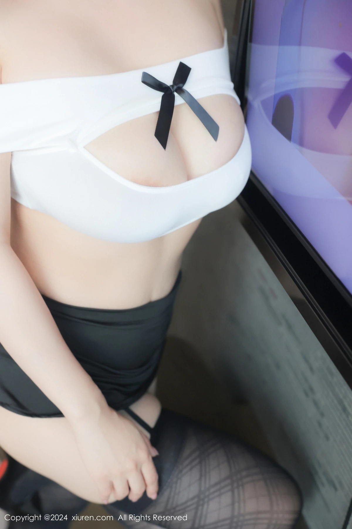[[XiuRen秀人网]秀人网]No.9209_模特小肉肉咪性感白色情趣内衣配黑丝吊袜秀凹凸身材诱惑写真83P