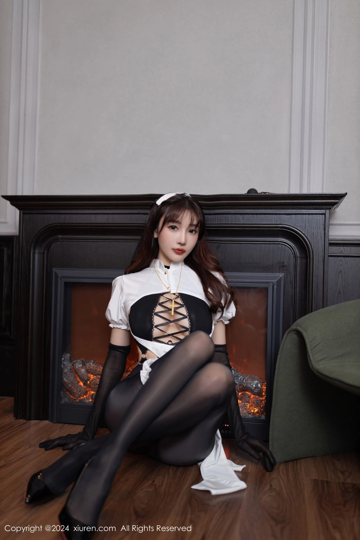 [[XiuRen秀人网]秀人网]No.9216_模特陆萱萱性感黑白修女服饰配超薄连体黑丝秀完美身材诱惑写真77P