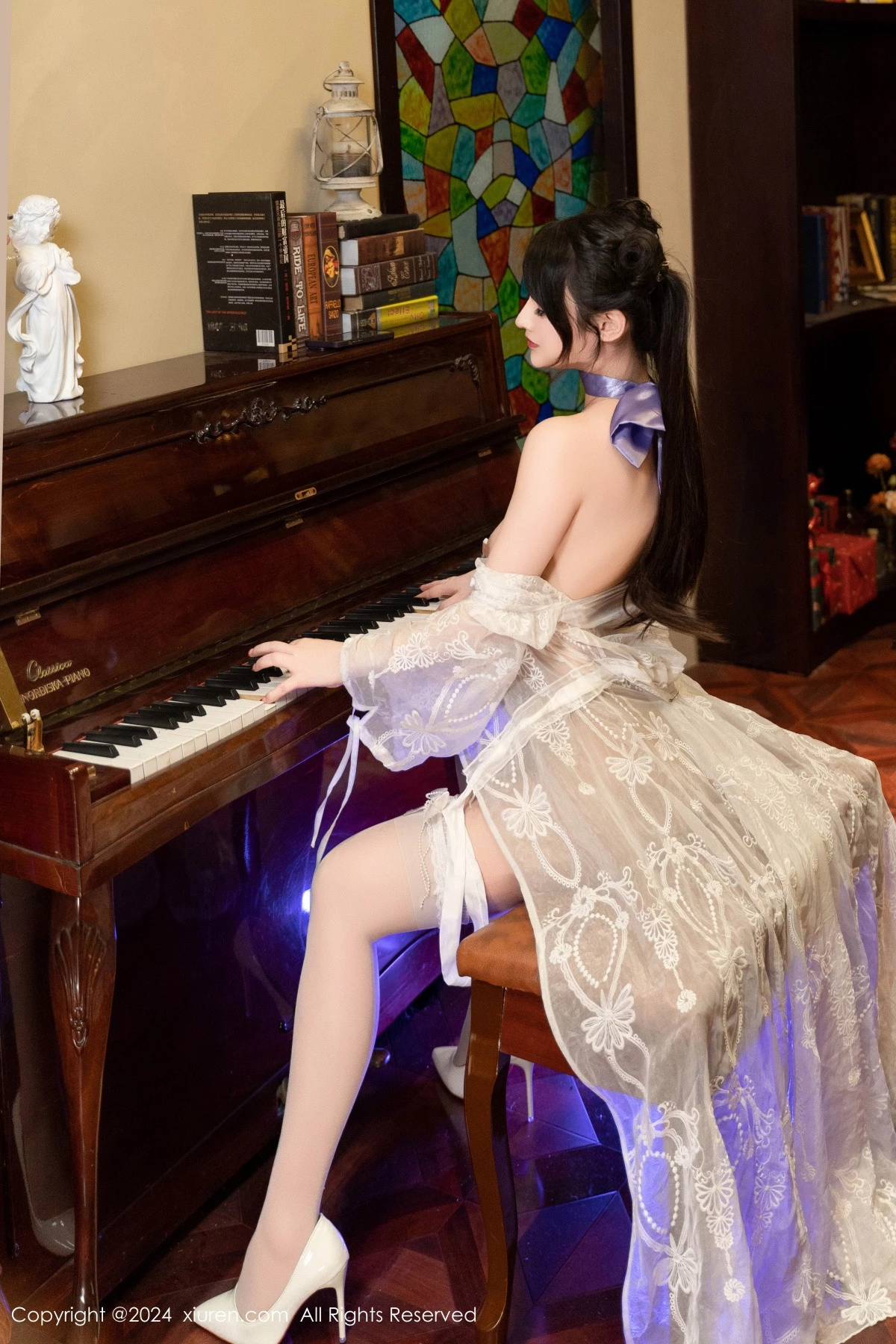 [[XiuRen秀人网]秀人网]No.9214_模特诗诗kiki私房性感白色蕾丝裙配超薄肉丝秀完美身材诱惑写真116P