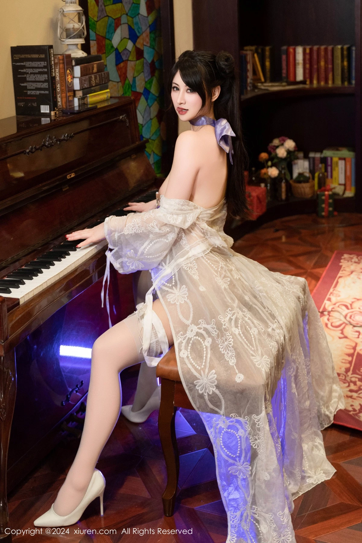 [[XiuRen秀人网]秀人网]No.9214_模特诗诗kiki私房性感白色蕾丝裙配超薄肉丝秀完美身材诱惑写真116P