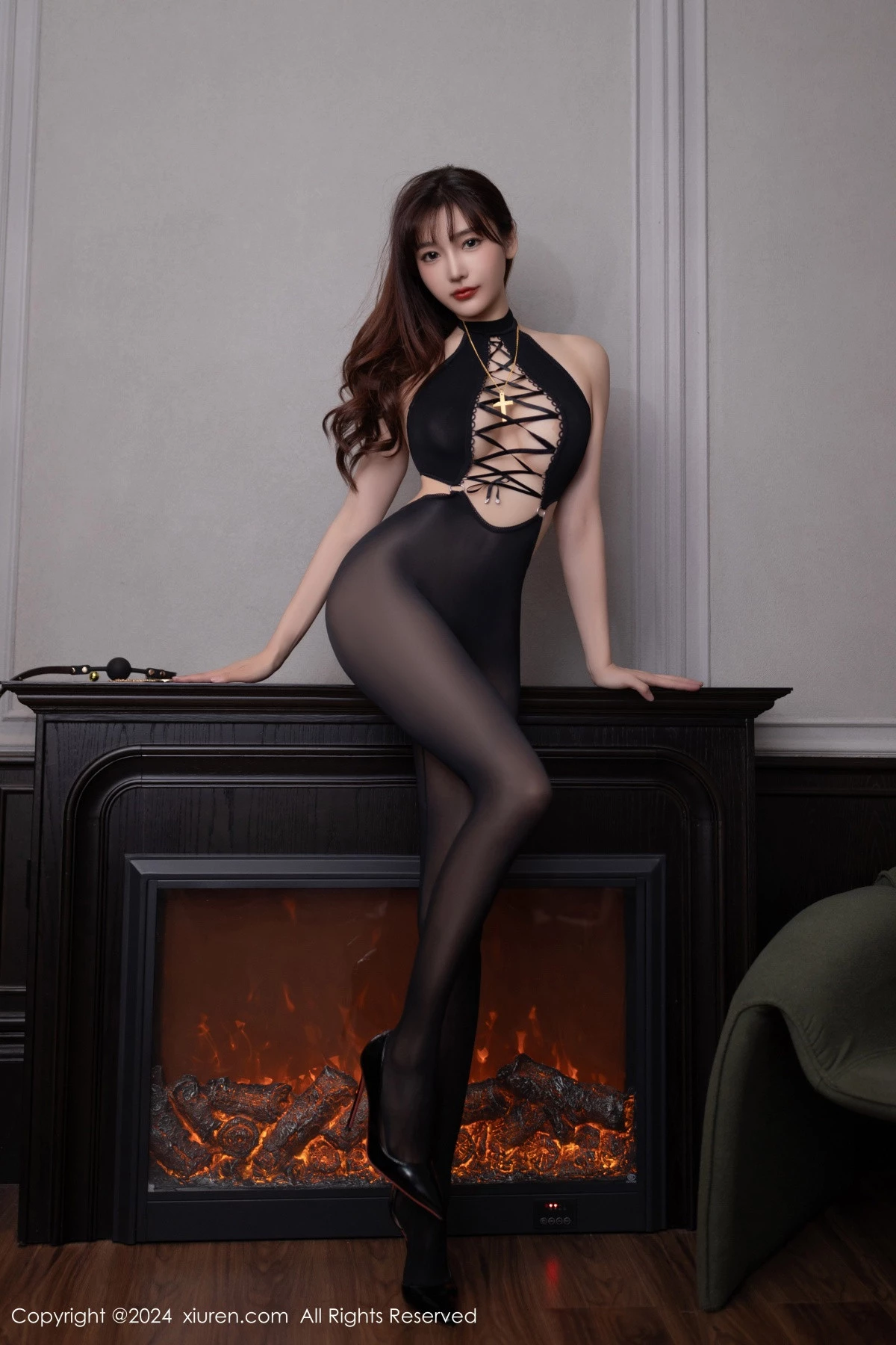 [[XiuRen秀人网]秀人网]No.9216_模特陆萱萱性感黑白修女服饰配超薄连体黑丝秀完美身材诱惑写真77P