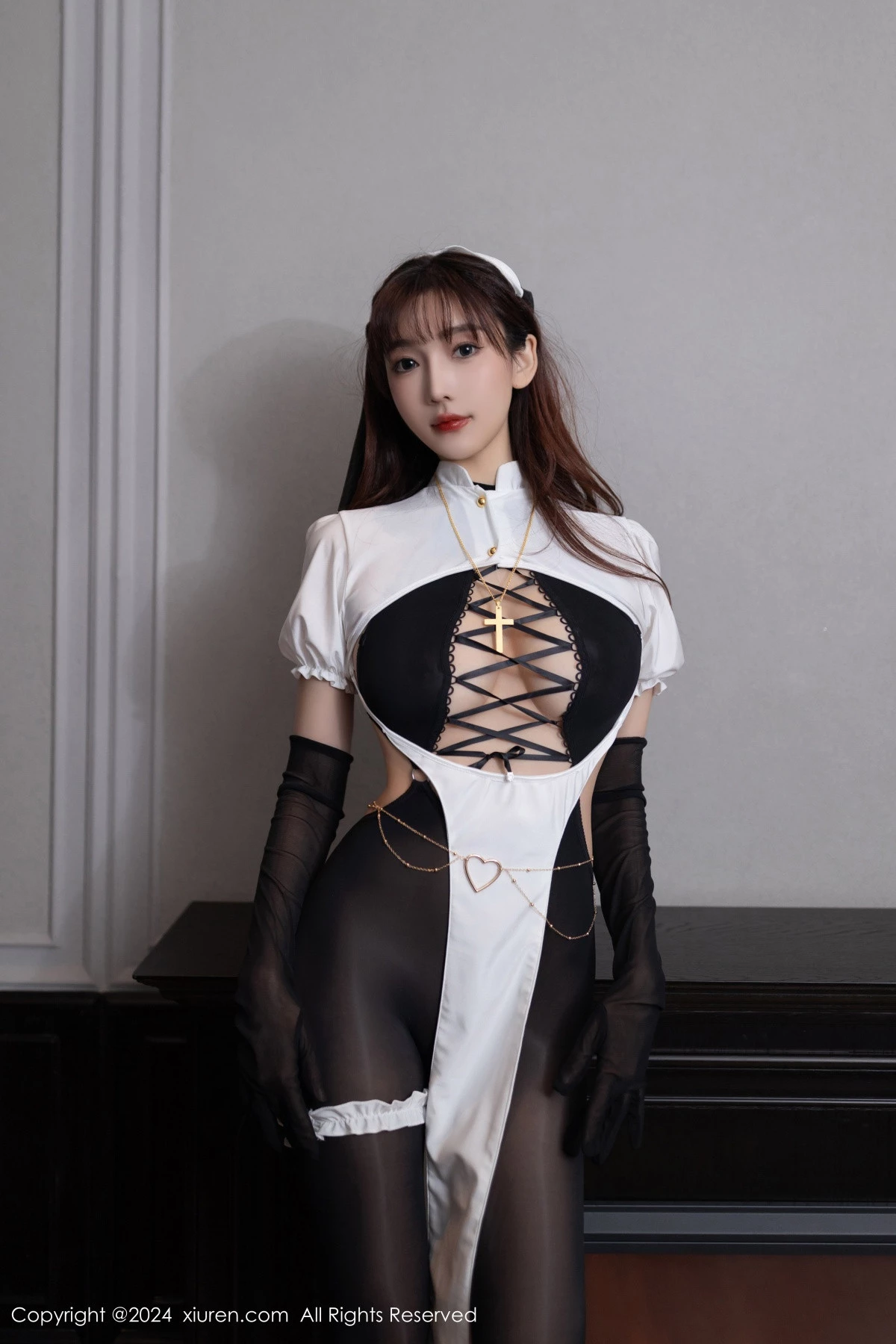 [[XiuRen秀人网]秀人网]No.9216_模特陆萱萱性感黑白修女服饰配超薄连体黑丝秀完美身材诱惑写真77P