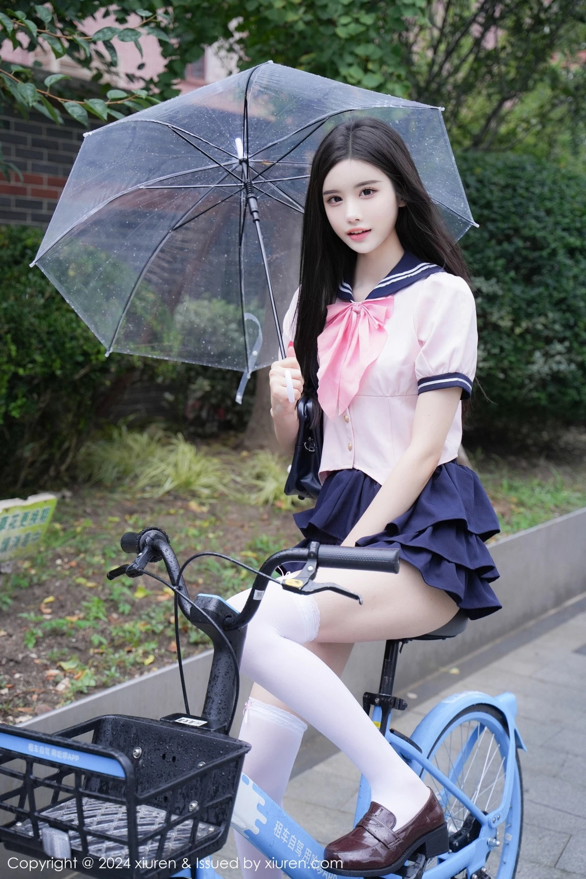 [[XiuRen秀人网]秀人网]No.9224_模特Erikaki性感粉色JK制服配白色丝袜秀翘臀美腿撩人诱惑写真84P